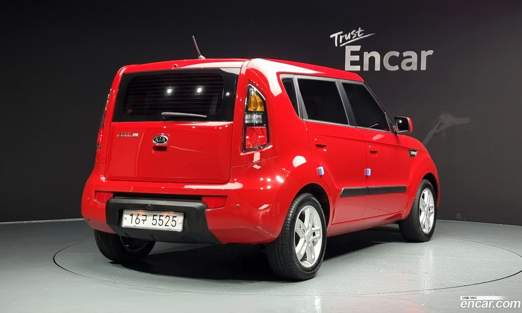 Kia Soul I 16 2U 2010 - фотография 17216927