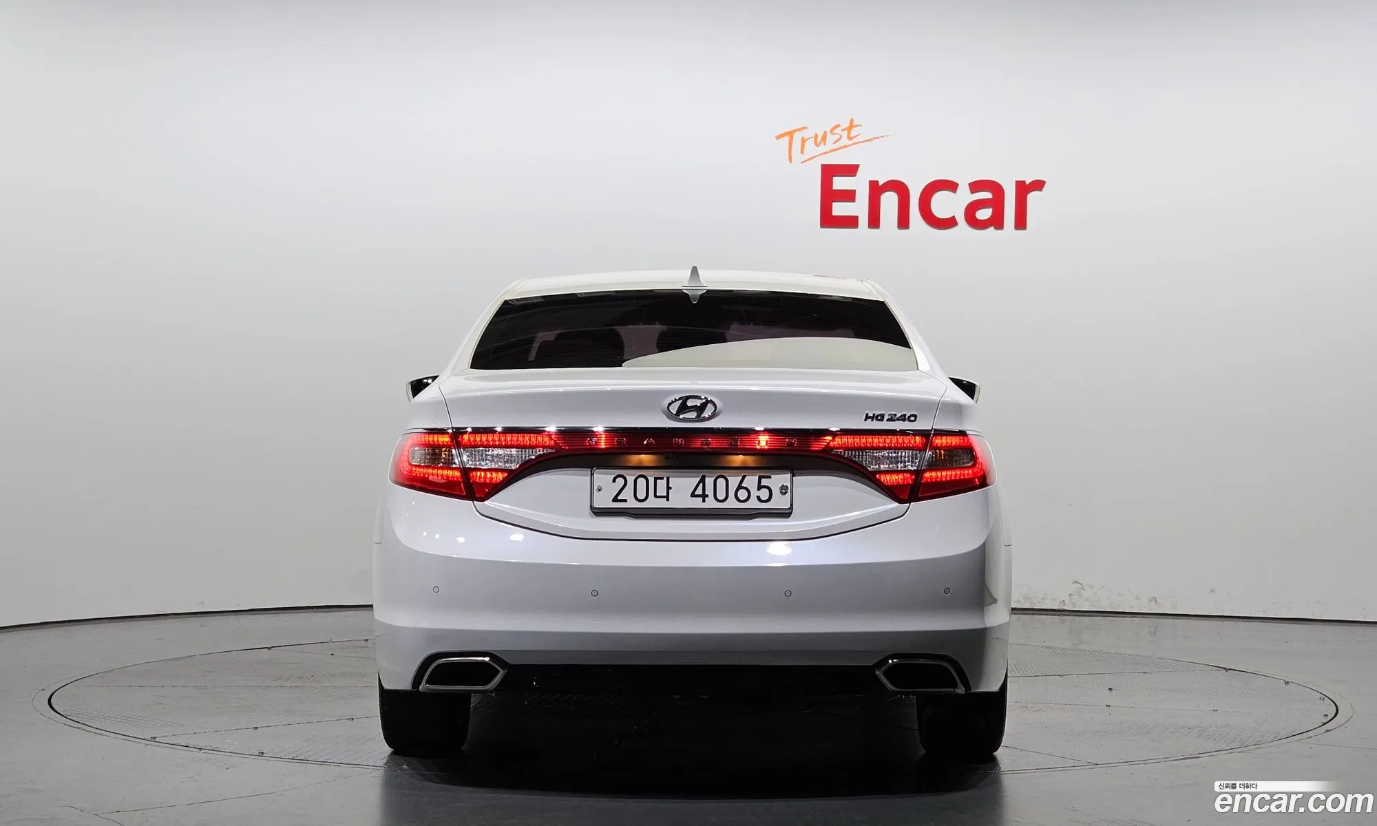 Hyundai Grandeur V Hg240 Modern 2015 - фотография 13185048