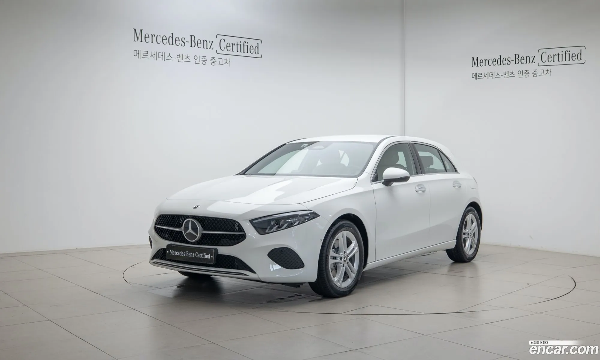 Mercedes-Benz A-Klasse A220 Hatchback 2024 - фотография 13159426