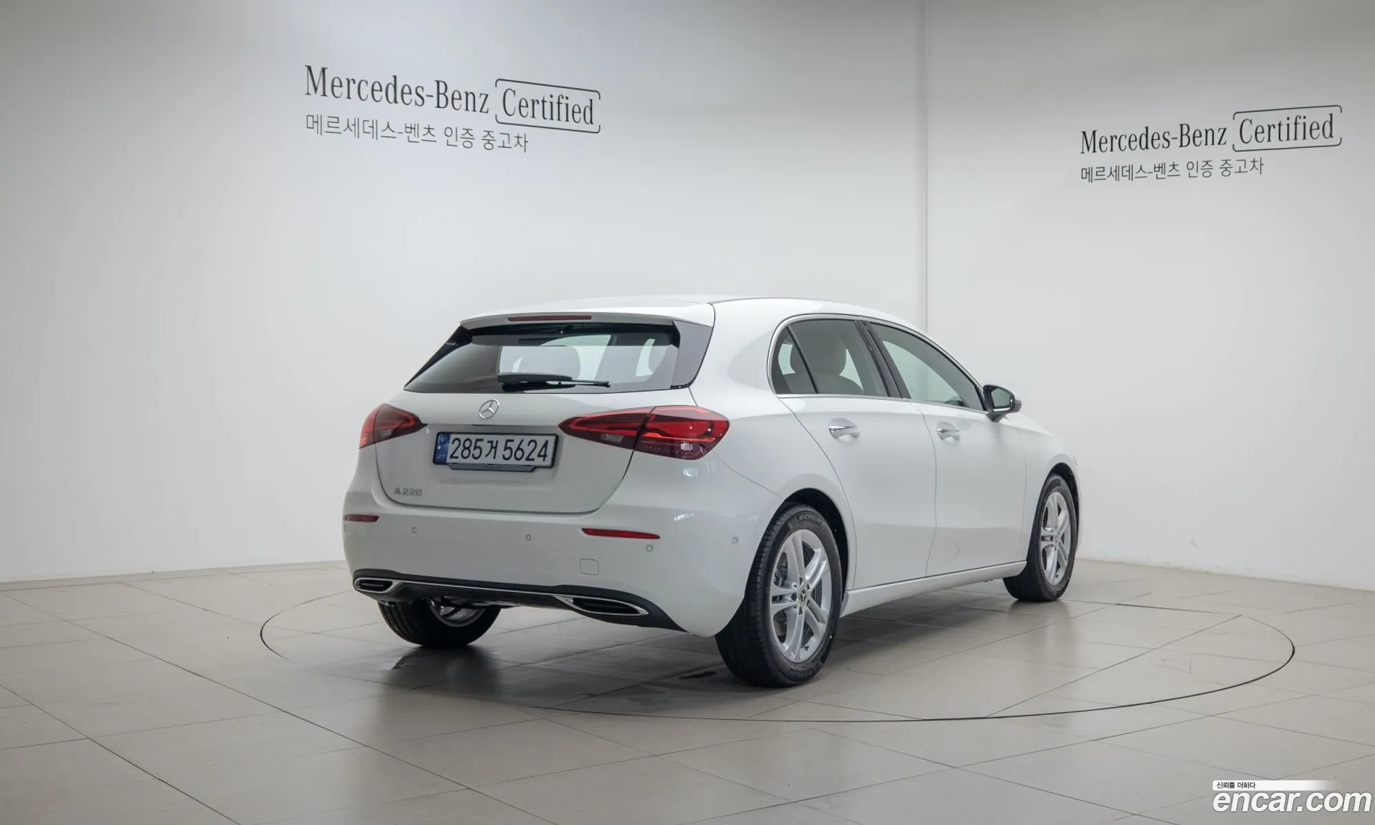 Mercedes-Benz A-Klasse A220 Hatchback 2024 - фотография 13159427
