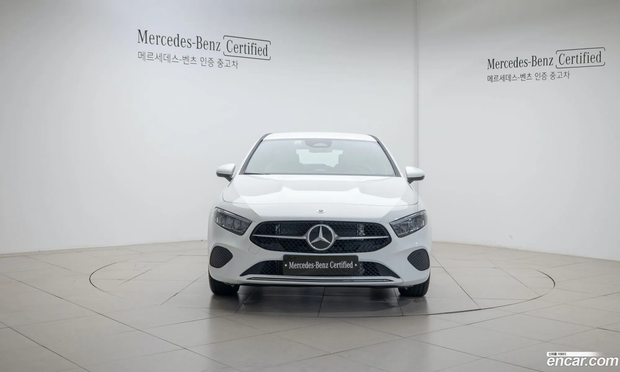 Mercedes-Benz A-Klasse A220 Hatchback 2024 - фотография 13159428