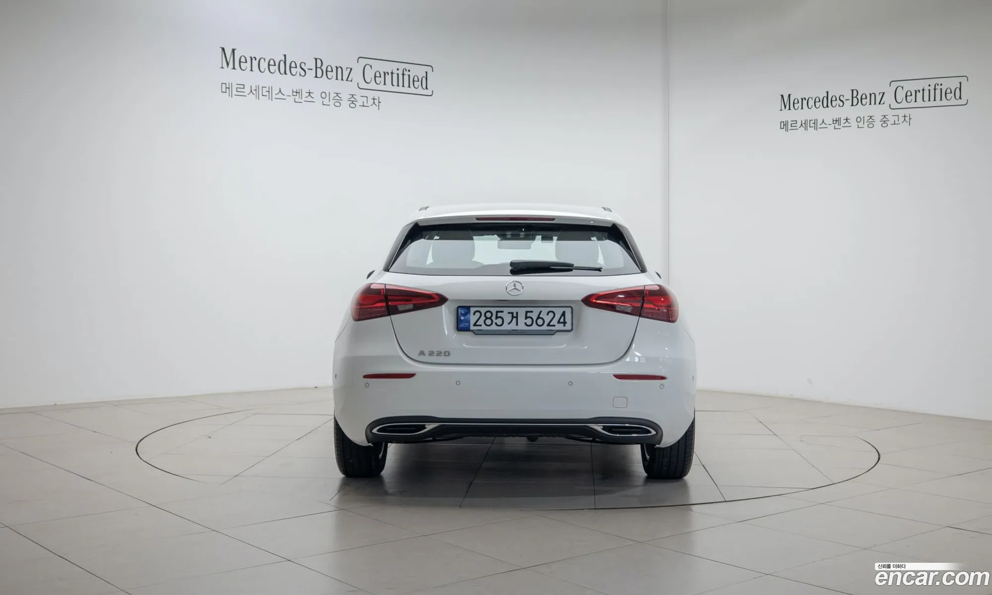 Mercedes-Benz A-Klasse A220 Hatchback 2024 - фотография 13159429