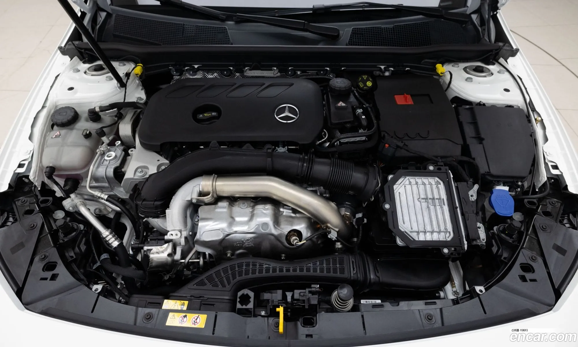 Mercedes-Benz A-Klasse A220 Hatchback 2024 - фотография 13159431