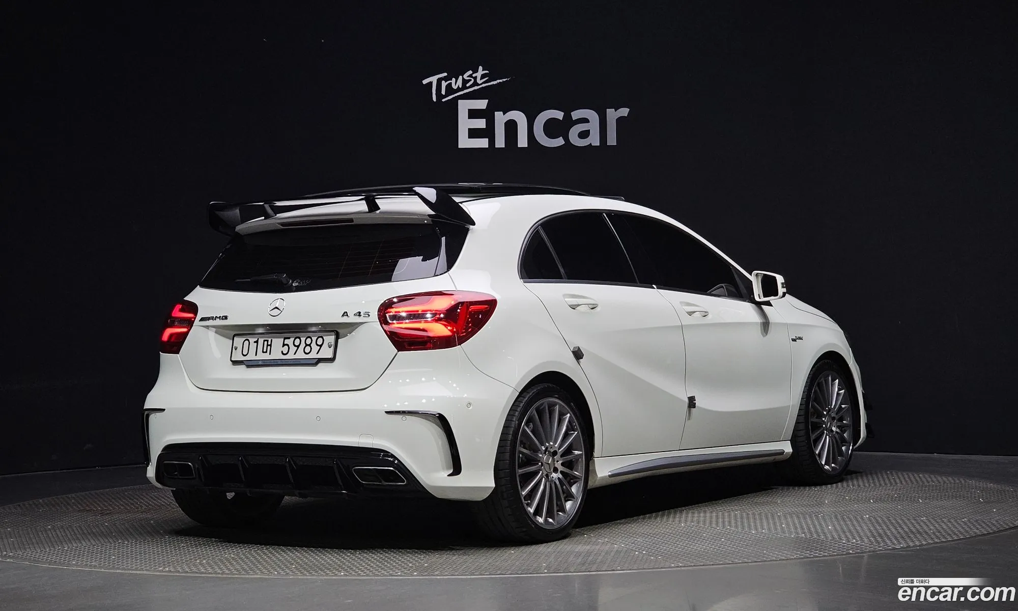 Mercedes-Benz A-Klasse A45 Amg 4Matic 2018 - фотография 12130816