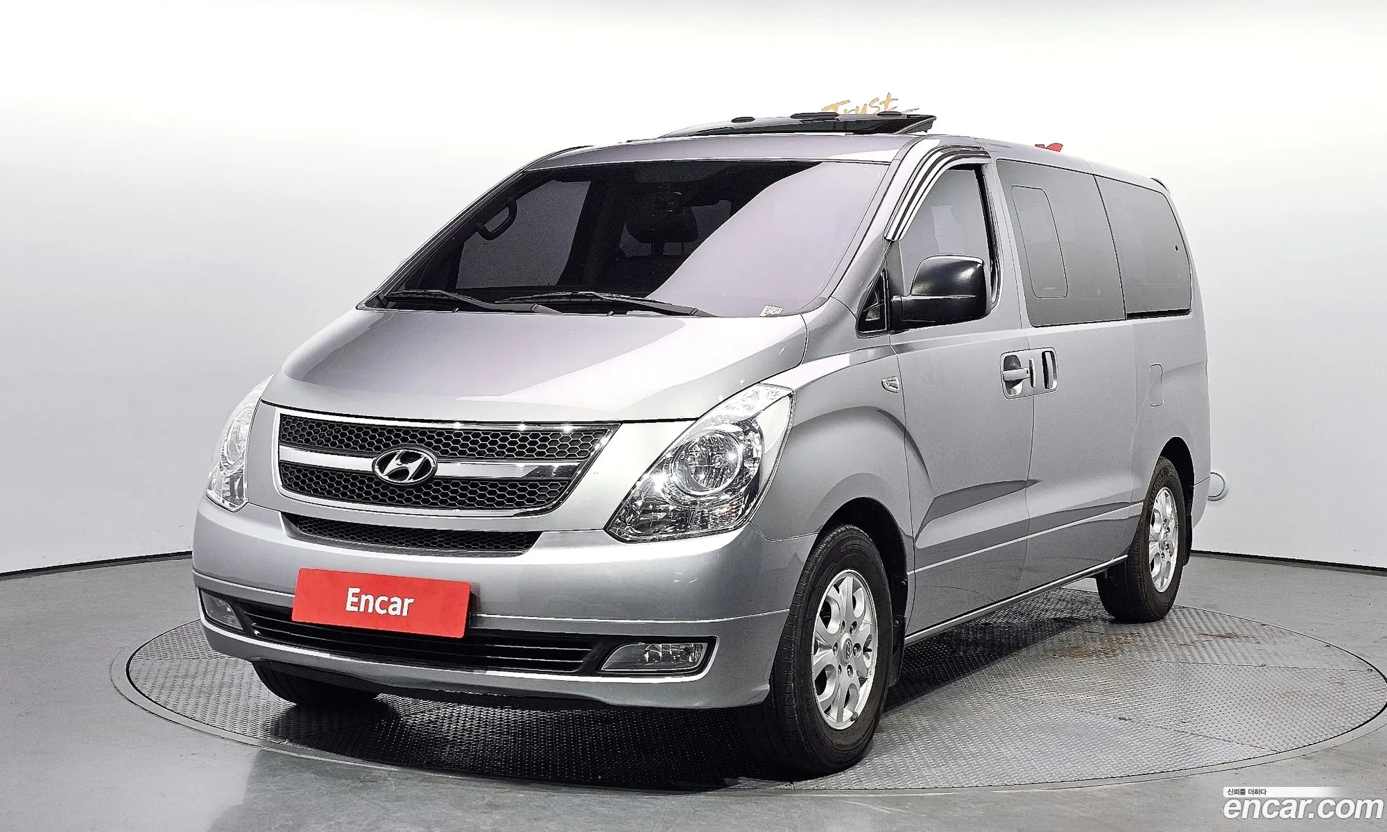 Hyundai Starex 11-Seater Wagon 2011 - фотография 12097192