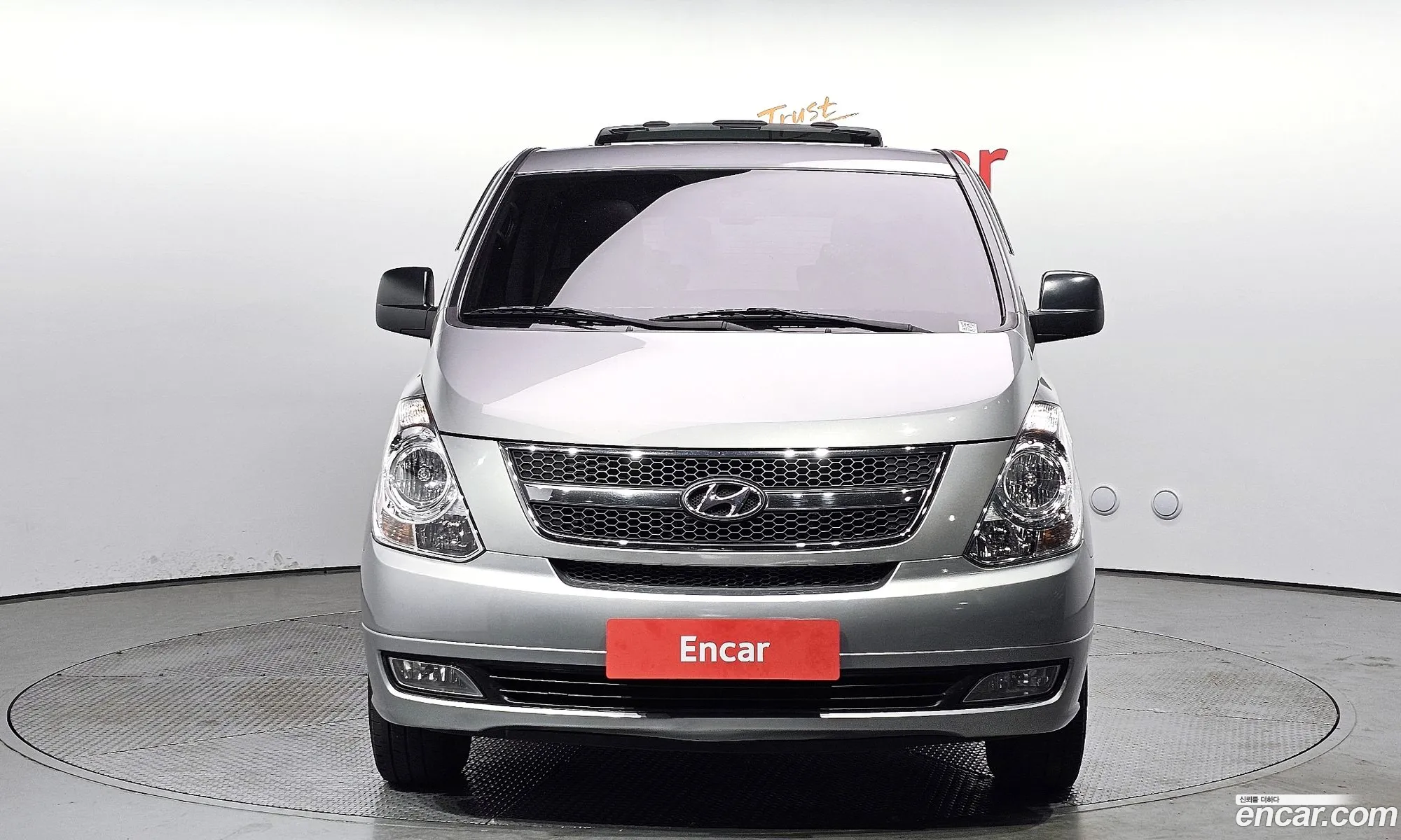 Hyundai Starex 11-Seater Wagon 2011 - фотография 12097194