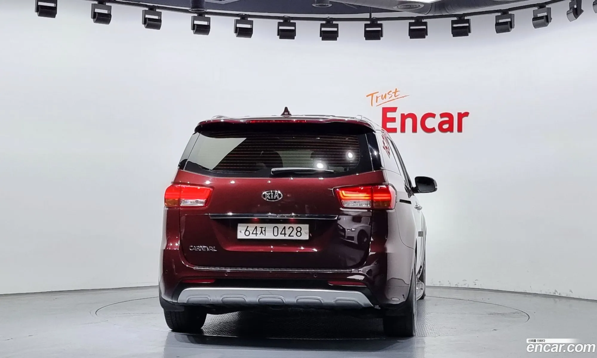 Kia Carnival 9-Seater Noblesse 2017 - фотография 12366134