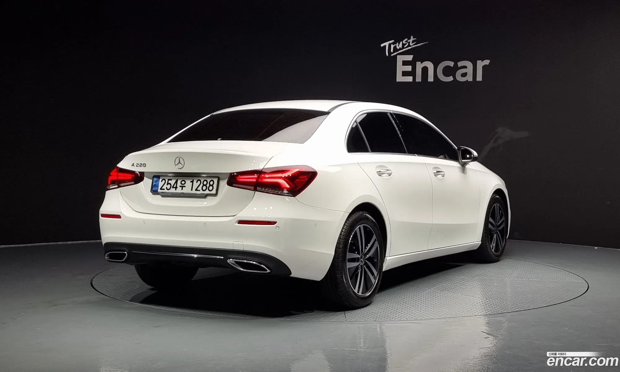 Mercedes A-Class W177 A220 Sedan - фотография 12092273