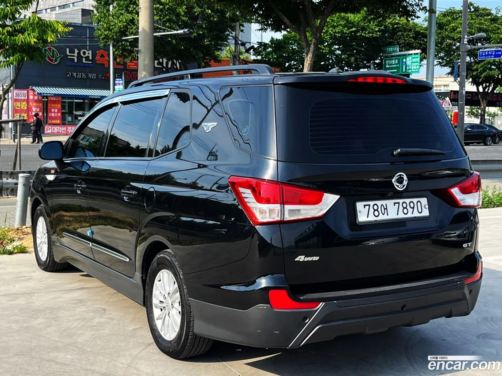 Kg Mobility Ssangyong Korando Turismo 4Wd Lt 11-Seater - фотография 16933147