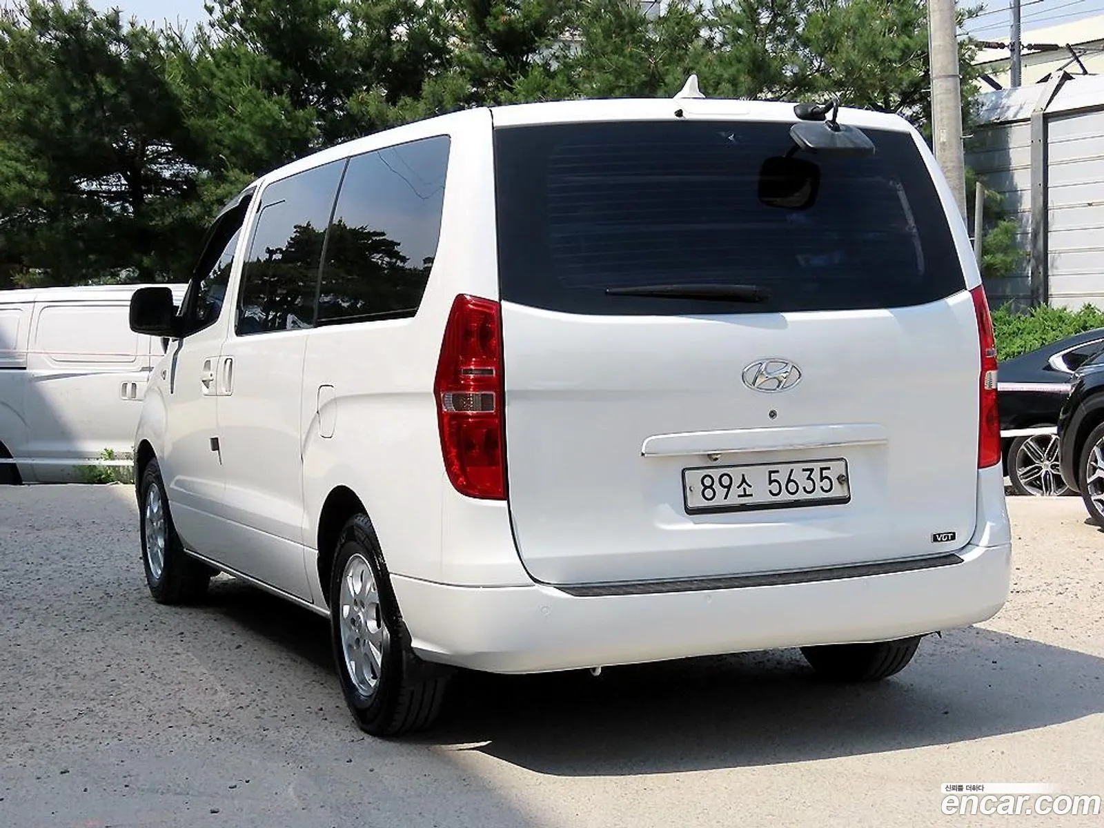 Hyundai Starex 5-Seater Van 2014 - фотография 13617482
