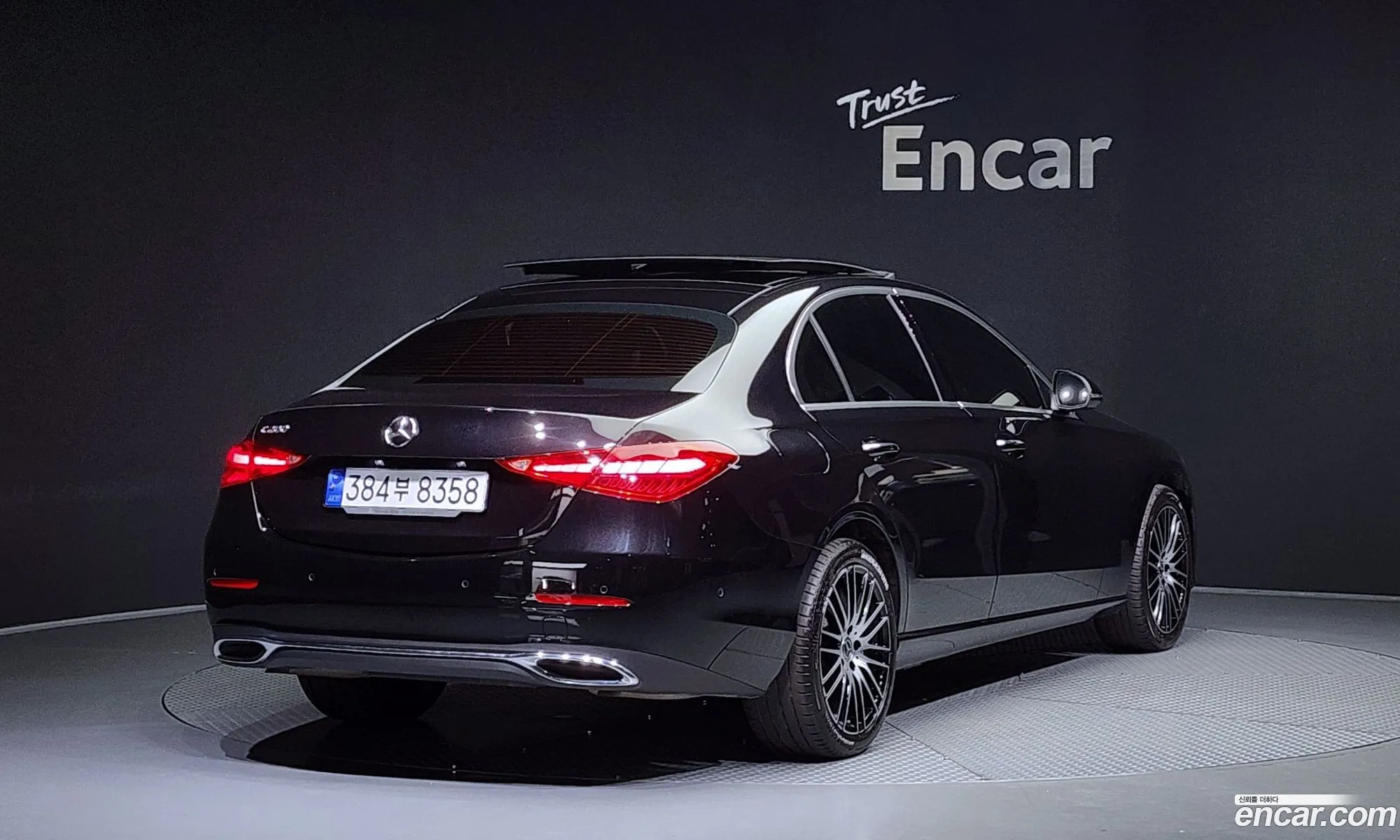 Mercedes-Benz C-Klasse C200 Avant Garde 2023 - фотография 12192923