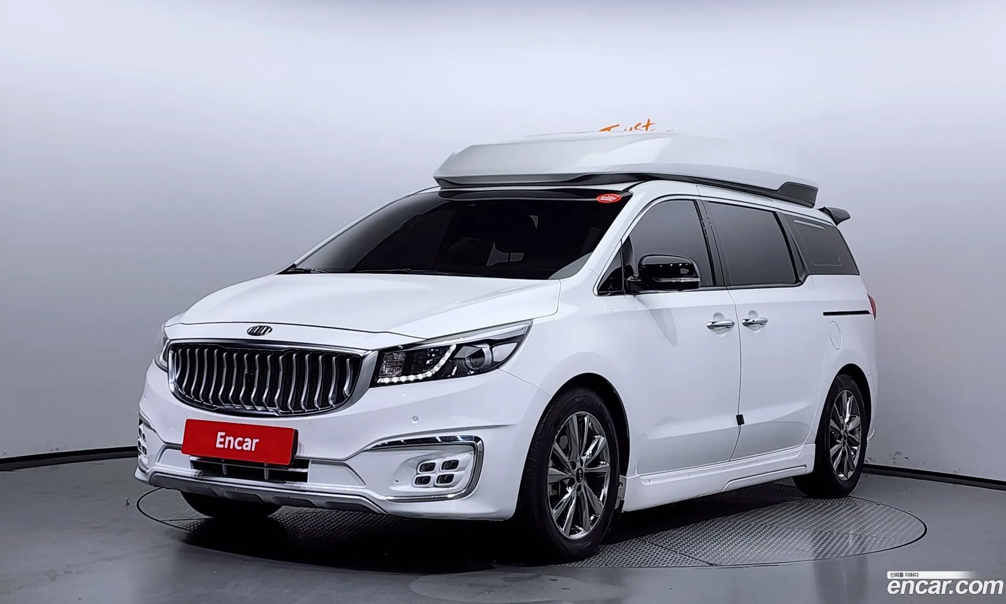 Kia Carnival Gasoline 9-Seater High Limousine 2017 - фотография 15106556