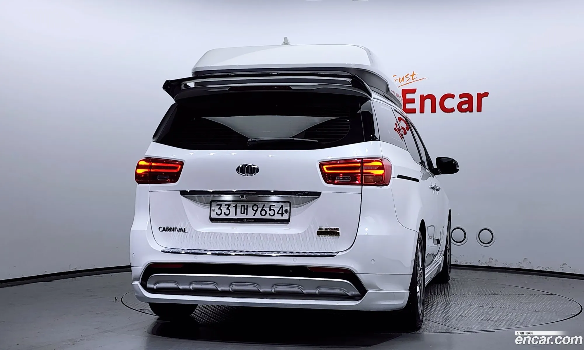 Kia Carnival Gasoline 9-Seater High Limousine 2017 - фотография 15106561