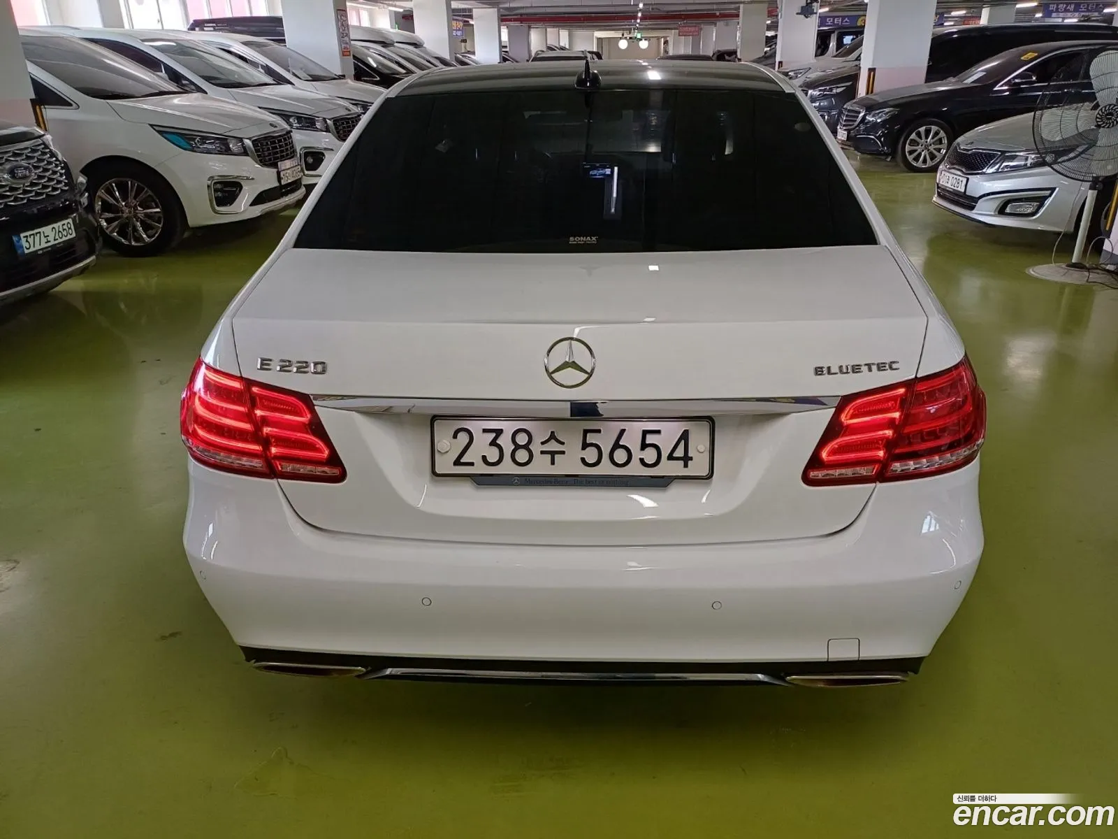Mercedes-Benz E-Klasse E220 Bluetech Avantgarde 2016 - фотография 13661273
