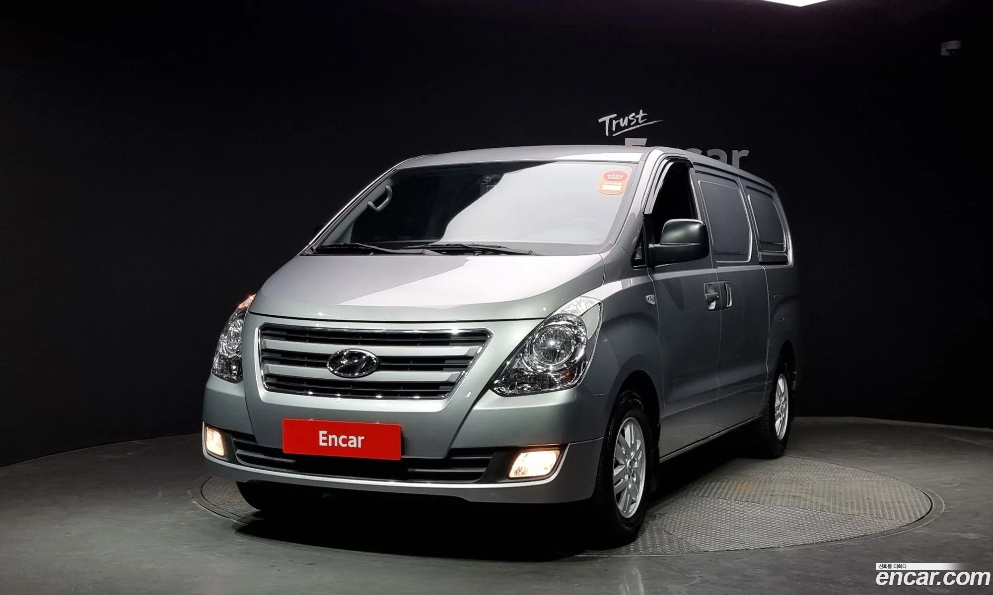 Hyundai Starex 3-Seater Van 2017 - фотография 15967812