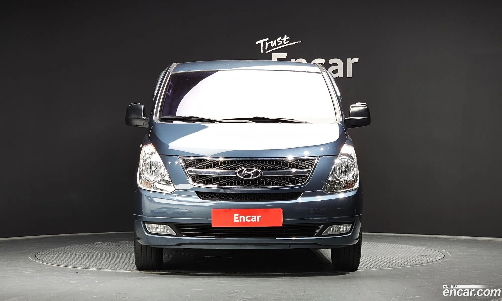 Hyundai Starex 12-Seater Wagon 2012 - фотография 18418681
