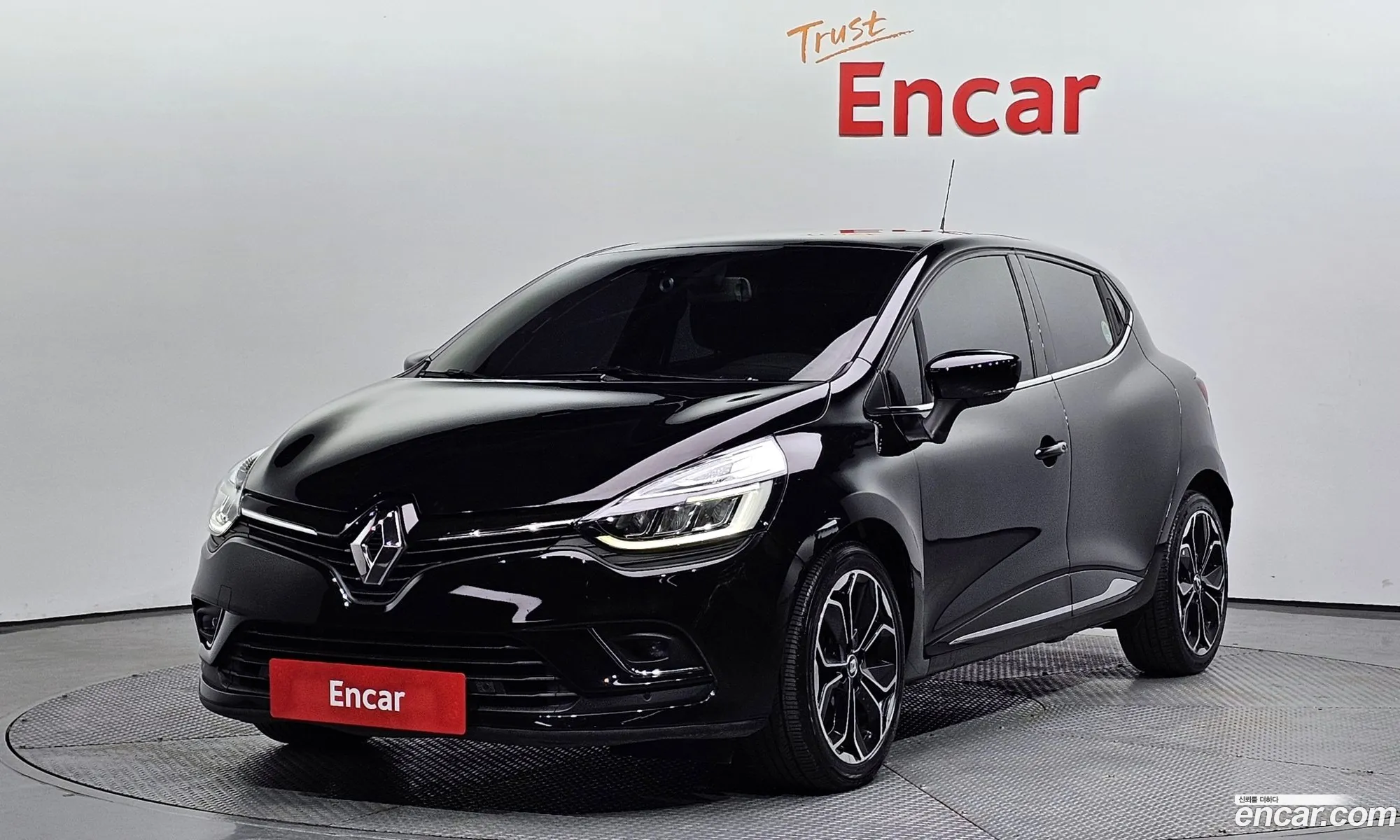 Renault Samsung Clio Intense 2018 - фотография 11134379