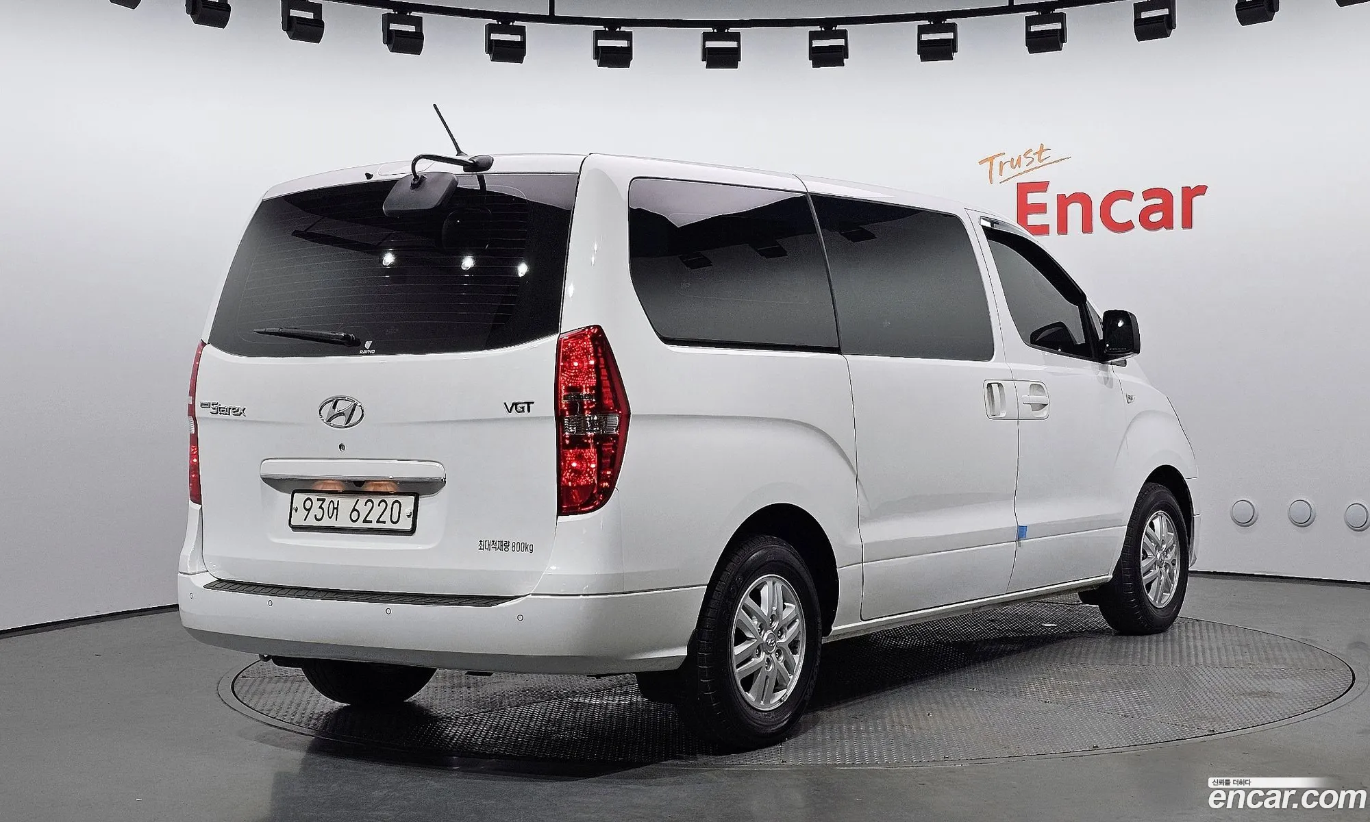 Hyundai Starex 3-Seater Van 2017 - фотография 11765966
