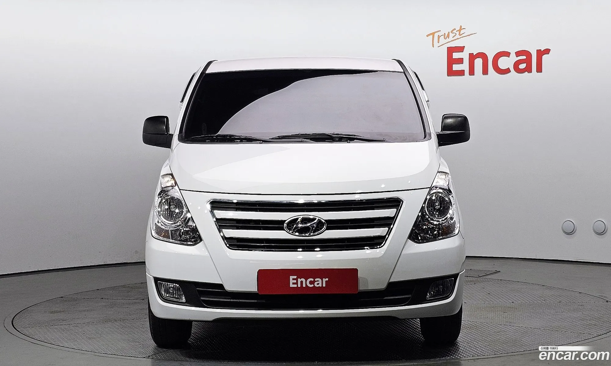 Hyundai Starex 3-Seater Van 2017 - фотография 11765967