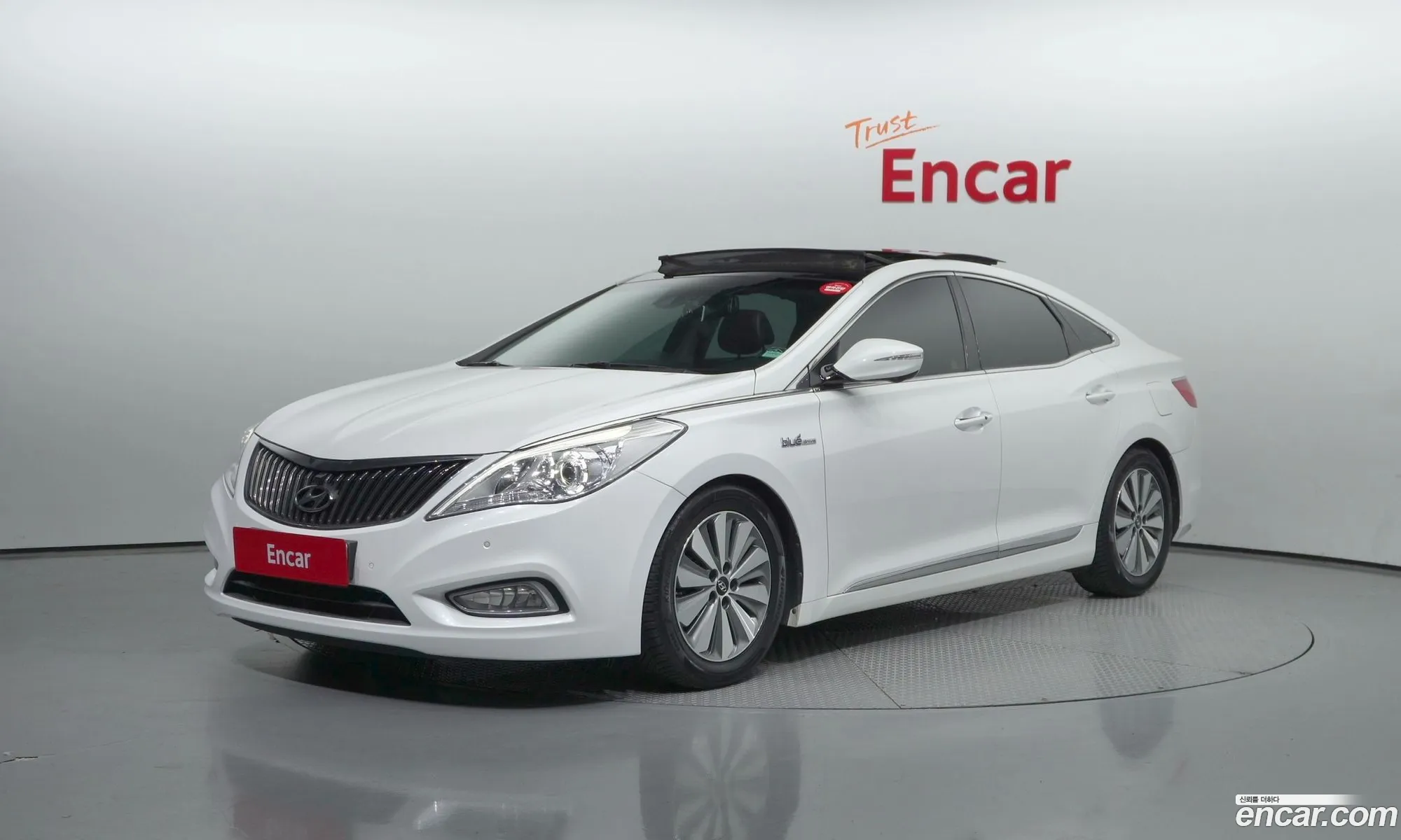 Hyundai Grandeur V Premium 2015 - фотография 15157456