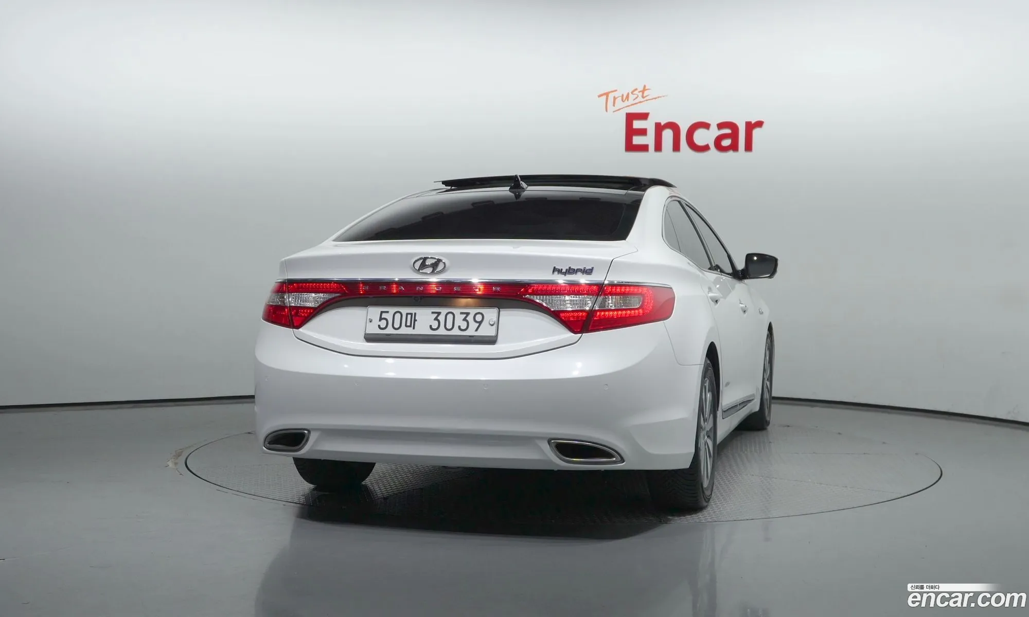 Hyundai Grandeur V Premium 2015 - фотография 15157459