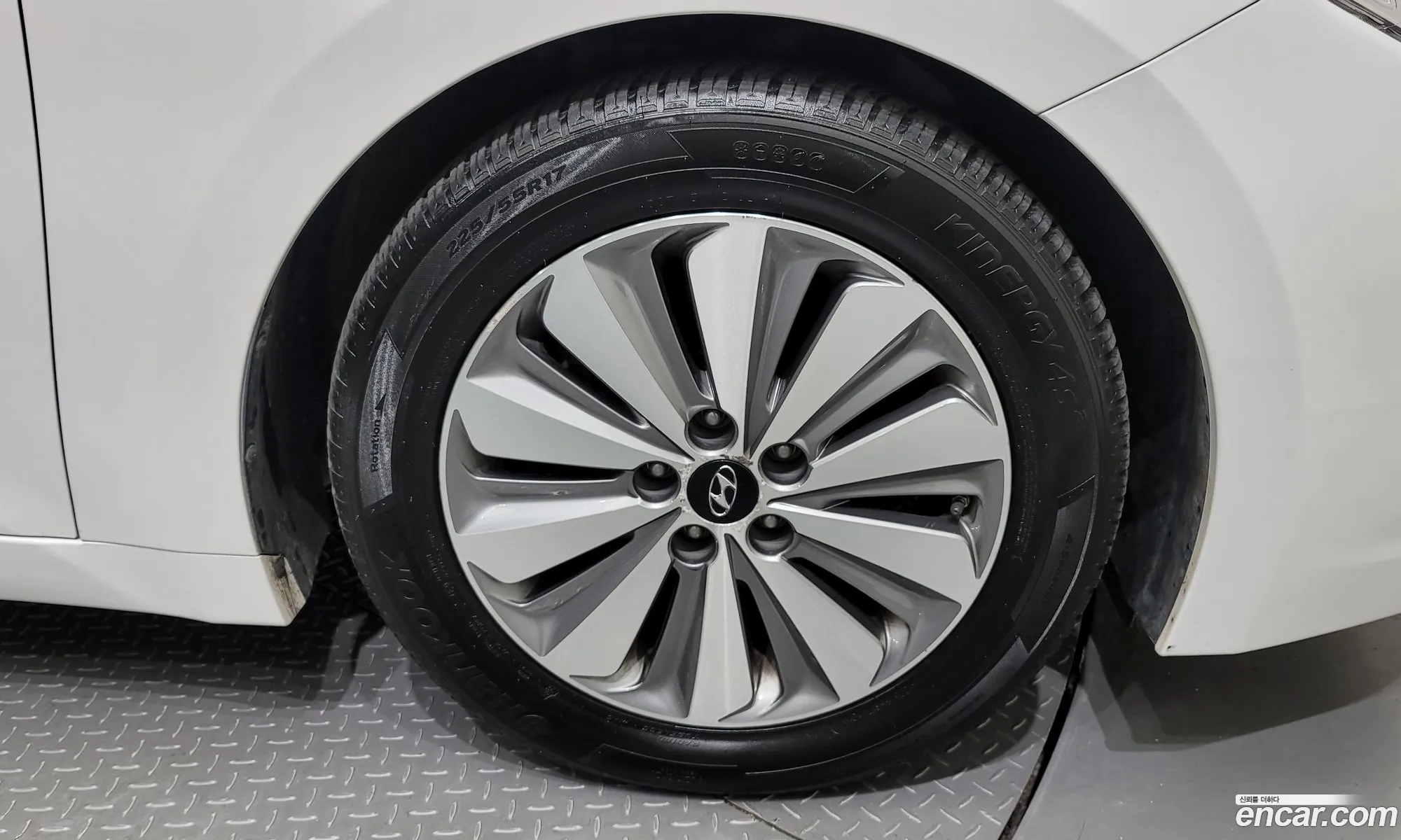 Hyundai Grandeur V Premium 2015 - фотография 15157460