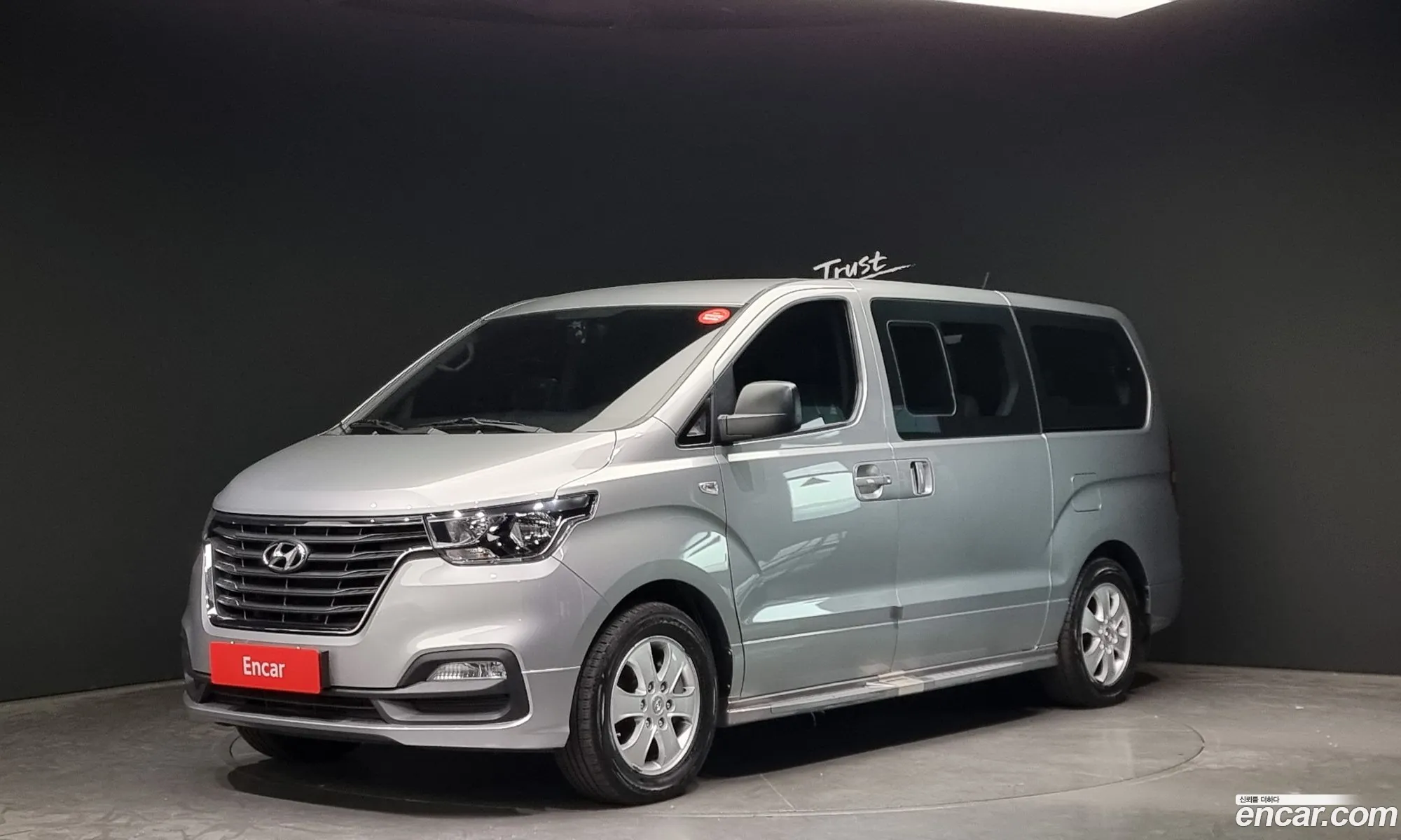 Hyundai Starex Wagon 12-Seater 2020 - фотография 18321493