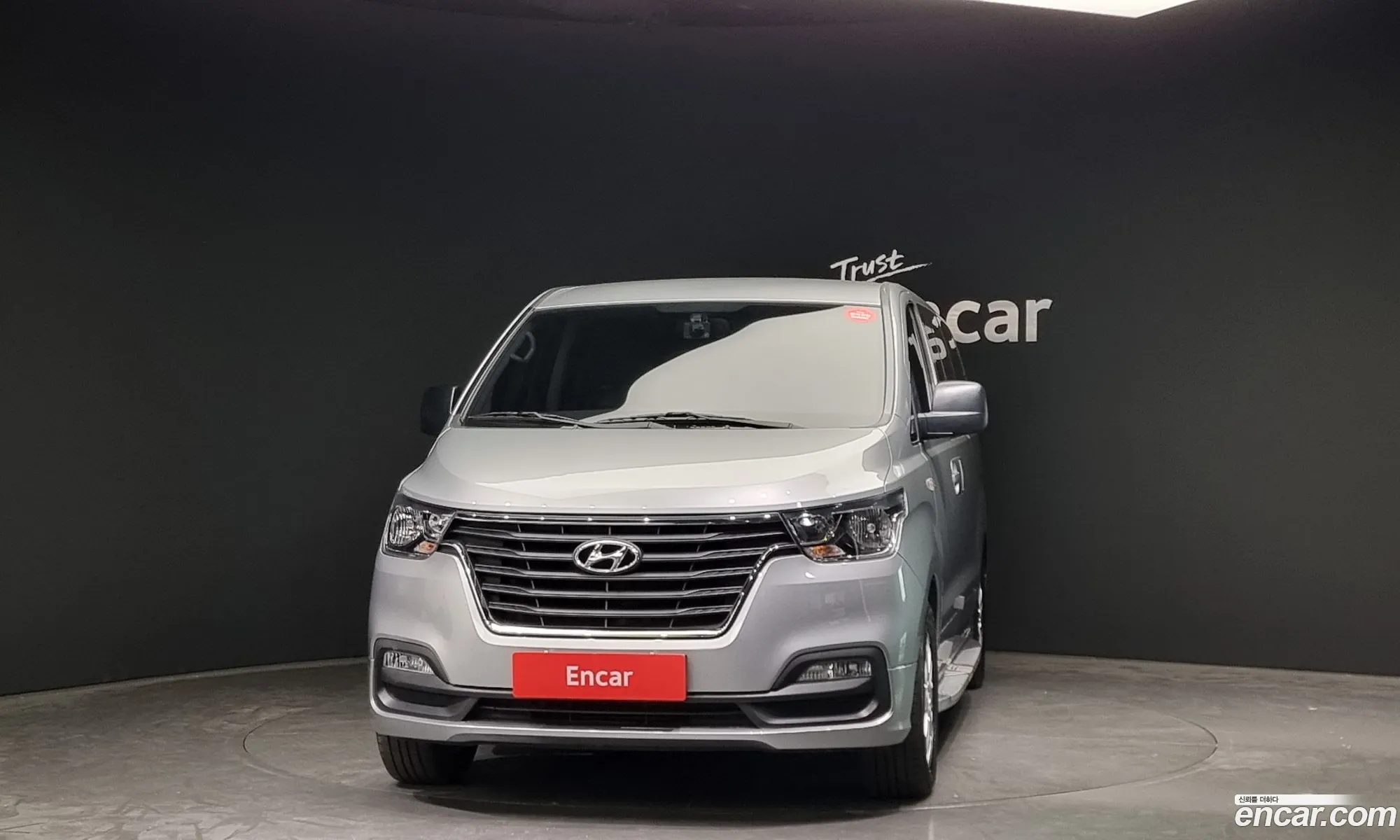 Hyundai Starex Wagon 12-Seater 2020 - фотография 18321495