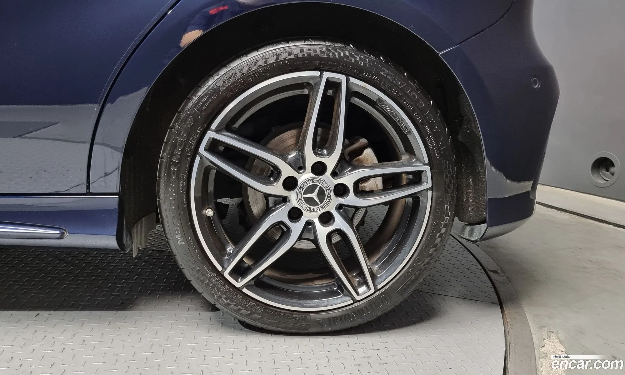 Mercedes-Benz A-Klasse A200 Amg Line 2018 - фотография 12784020