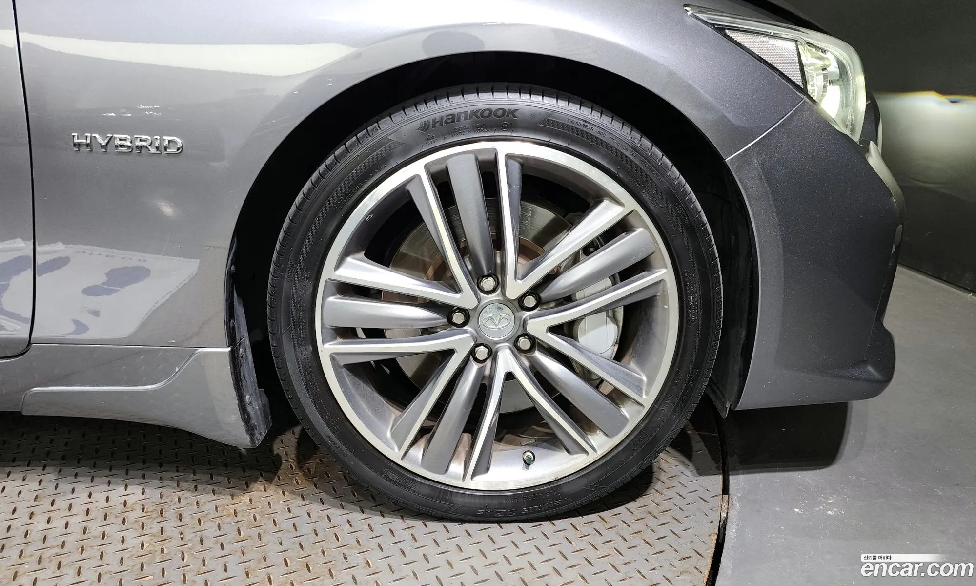 Infiniti Q50 35 Hybrid 2018 - фотография 3800246