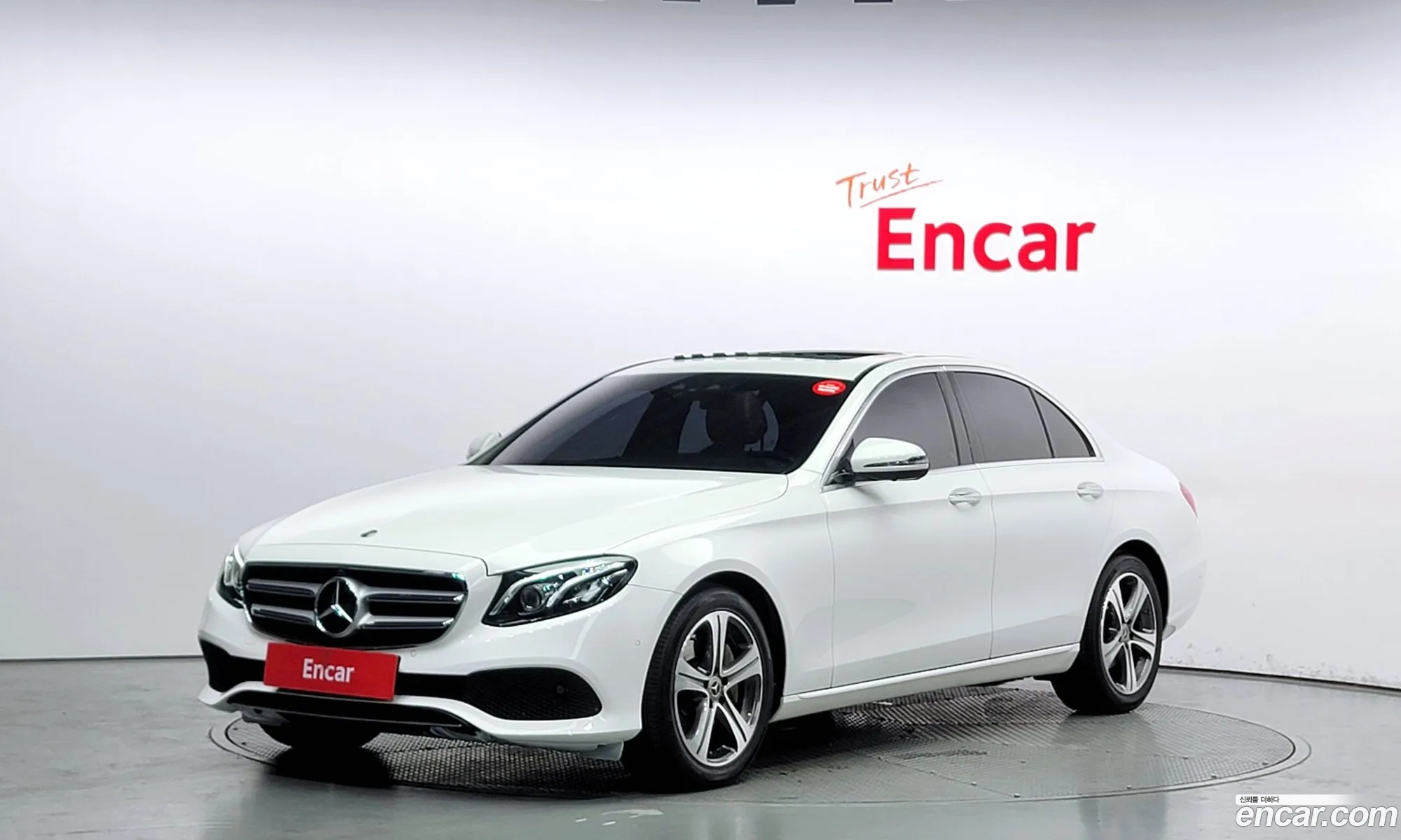 Mercedes-Benz E-Klasse E300 4Matic Avnatgarde 2018 - фотография 1136828
