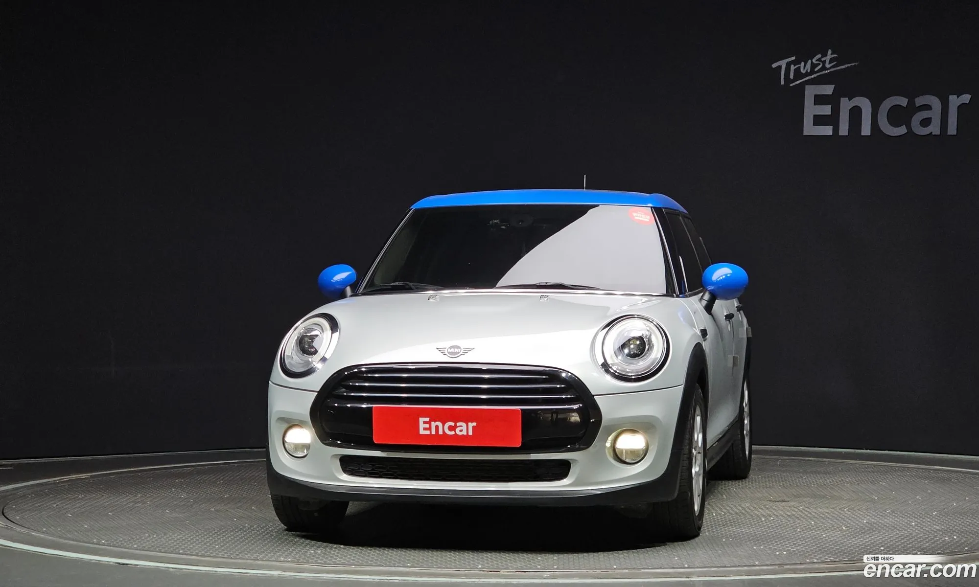 Mini Cooper 5-Door High 2018 - фотография 4665277