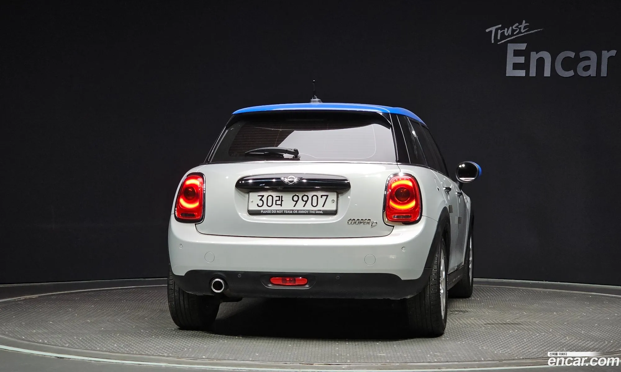 Mini Cooper 5-Door High 2018 - фотография 4665278