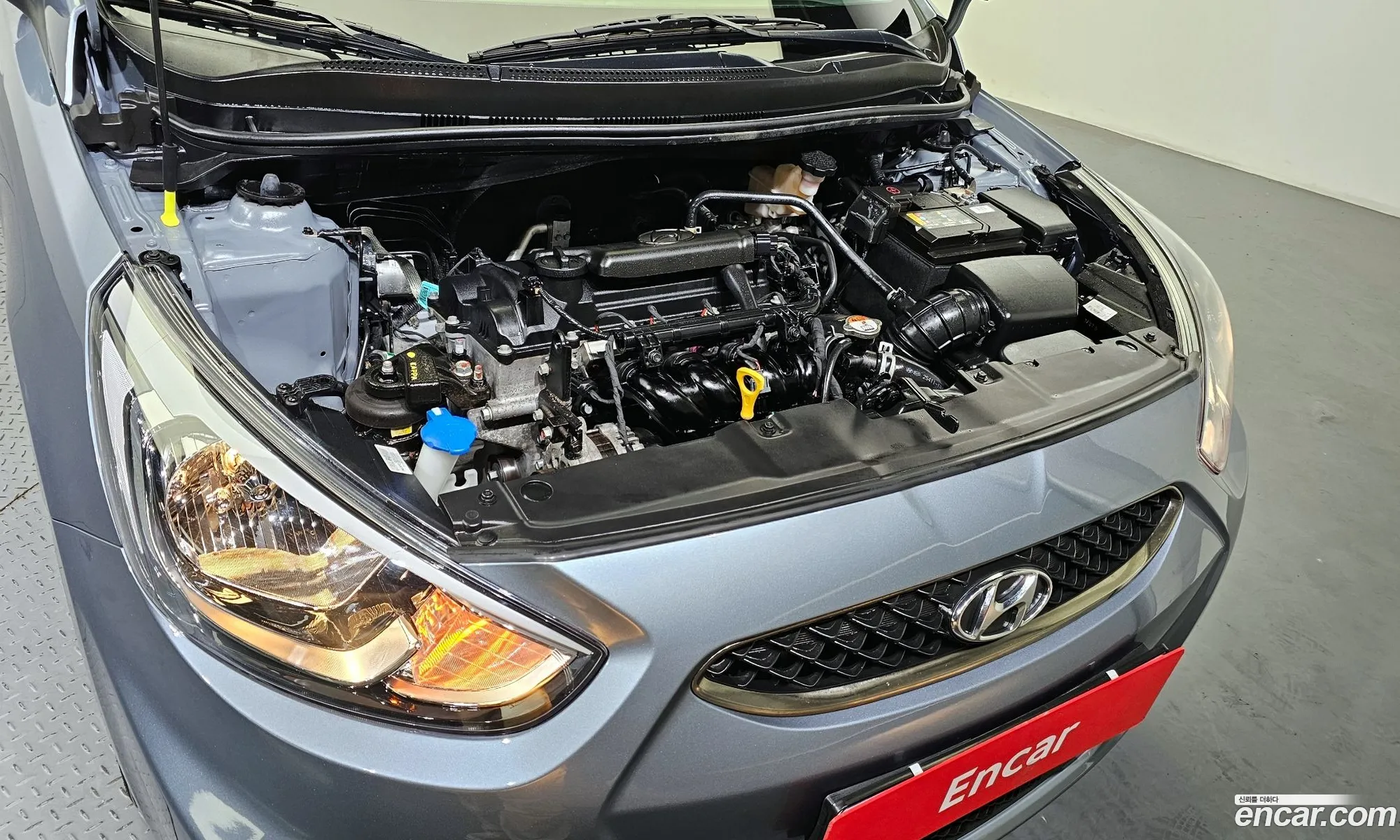 Hyundai Accent 14 Vvt Modern 2017 - фотография 12754825