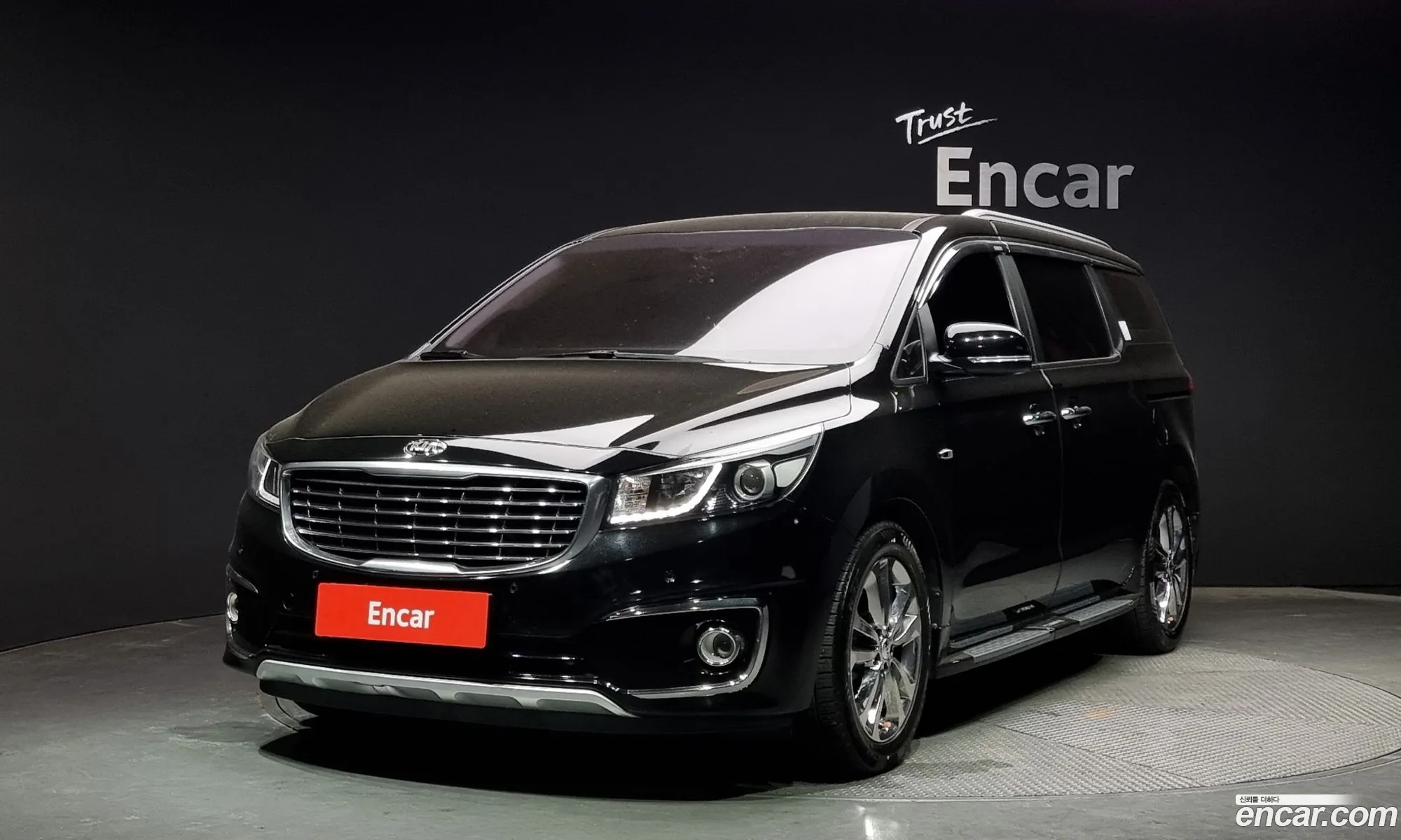 Kia Carnival 9-Seater Prestige 2016 - фотография 11518226