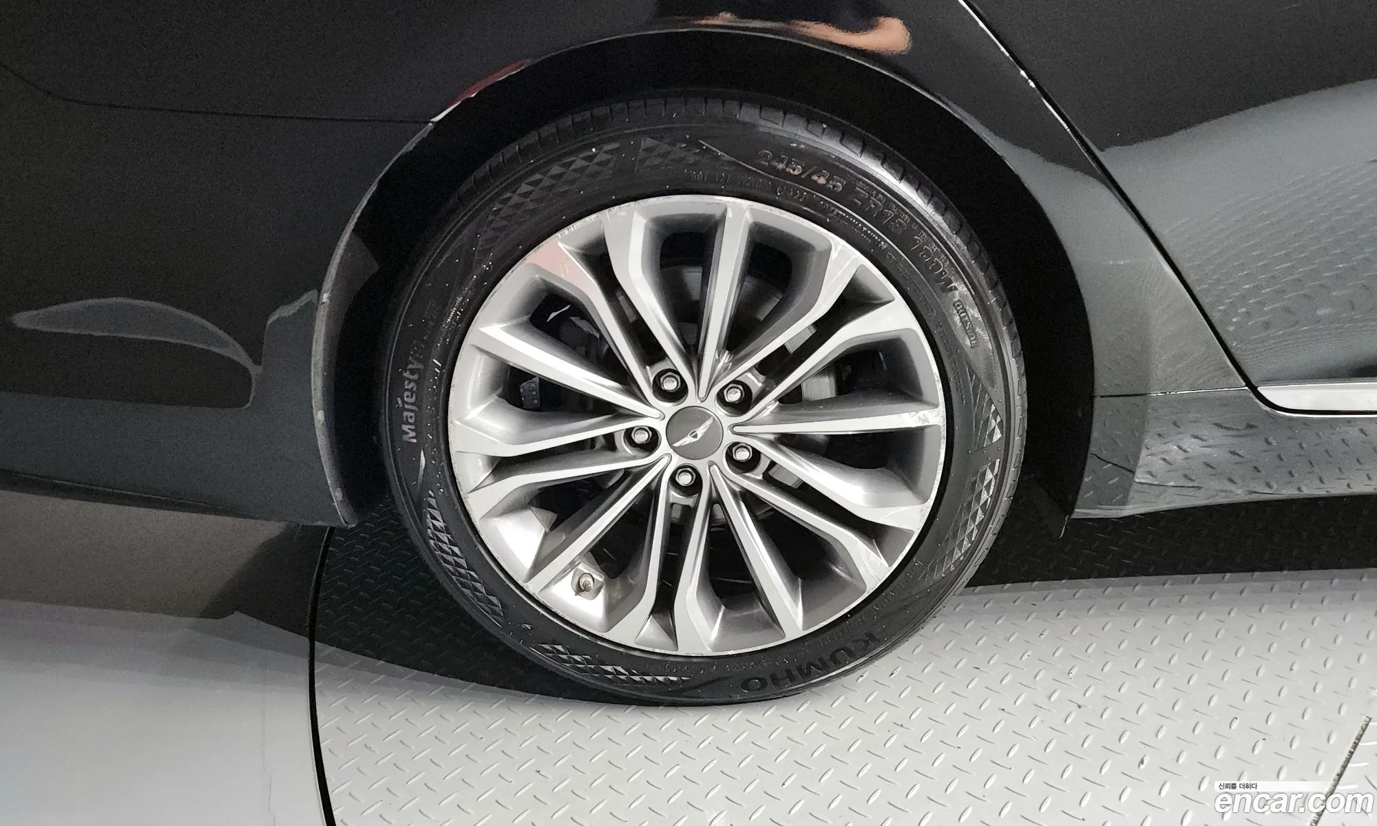 Hyundai Genesis Ii G330 Modern Awd 2015 - фотография 19690832