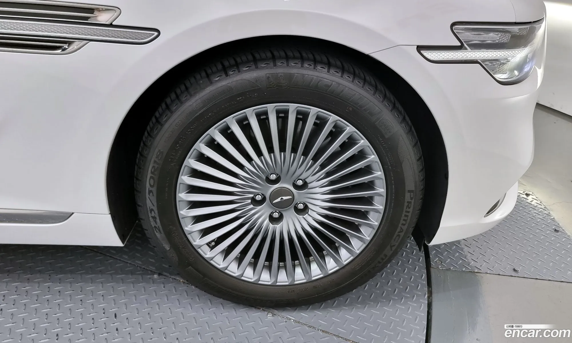 Genesis G90 I 38 Awd 2019 - фотография 51265