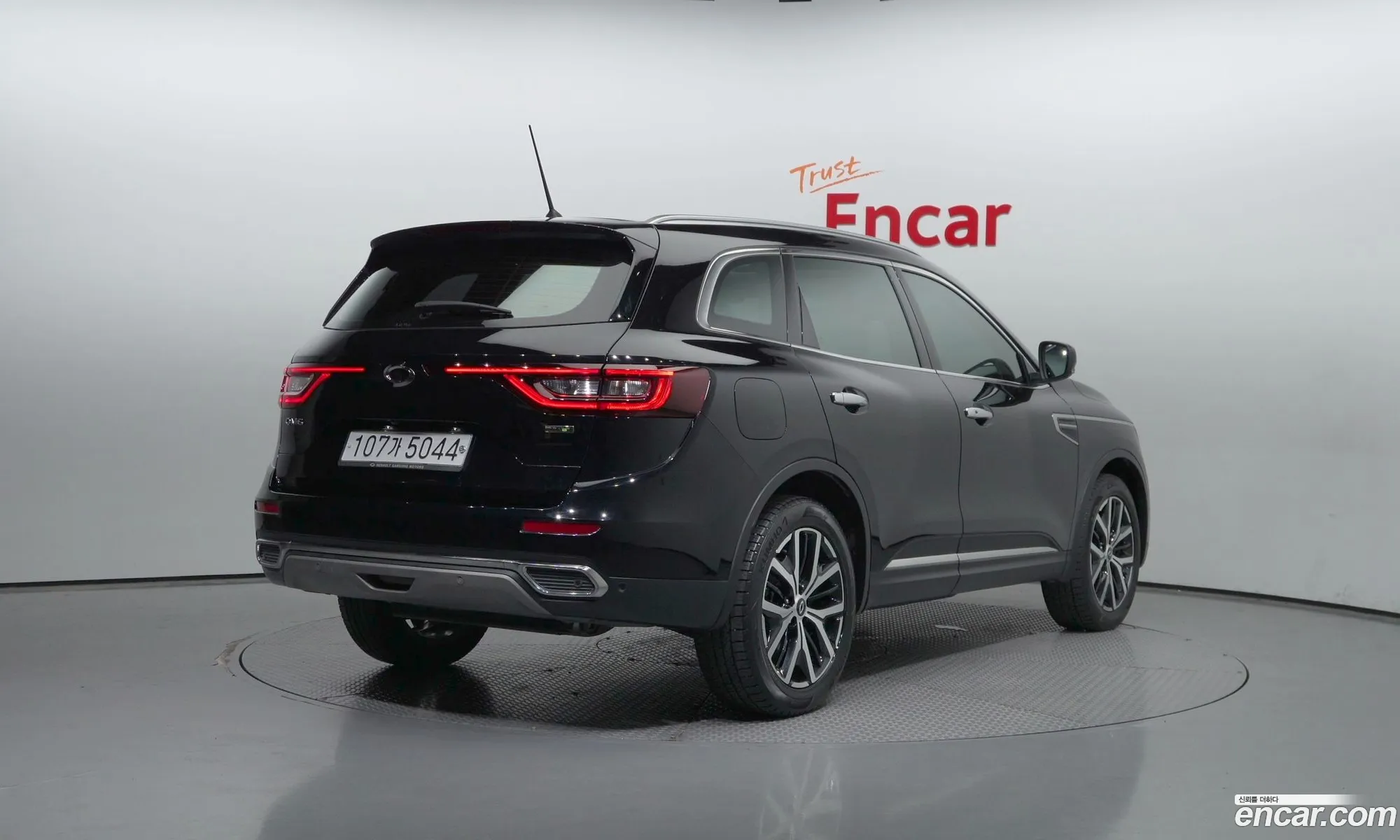 Renault Samsung Qm6 20 Lpe Re Signature 2Wd 2020 - фотография 11185219