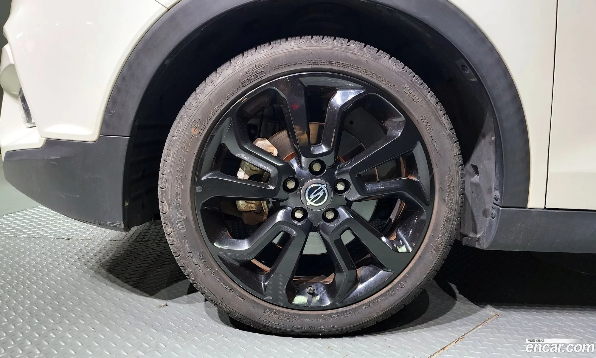 Ssangyong Tivoli Tivoli Lx 2Wd 2015 - фотография 17429938