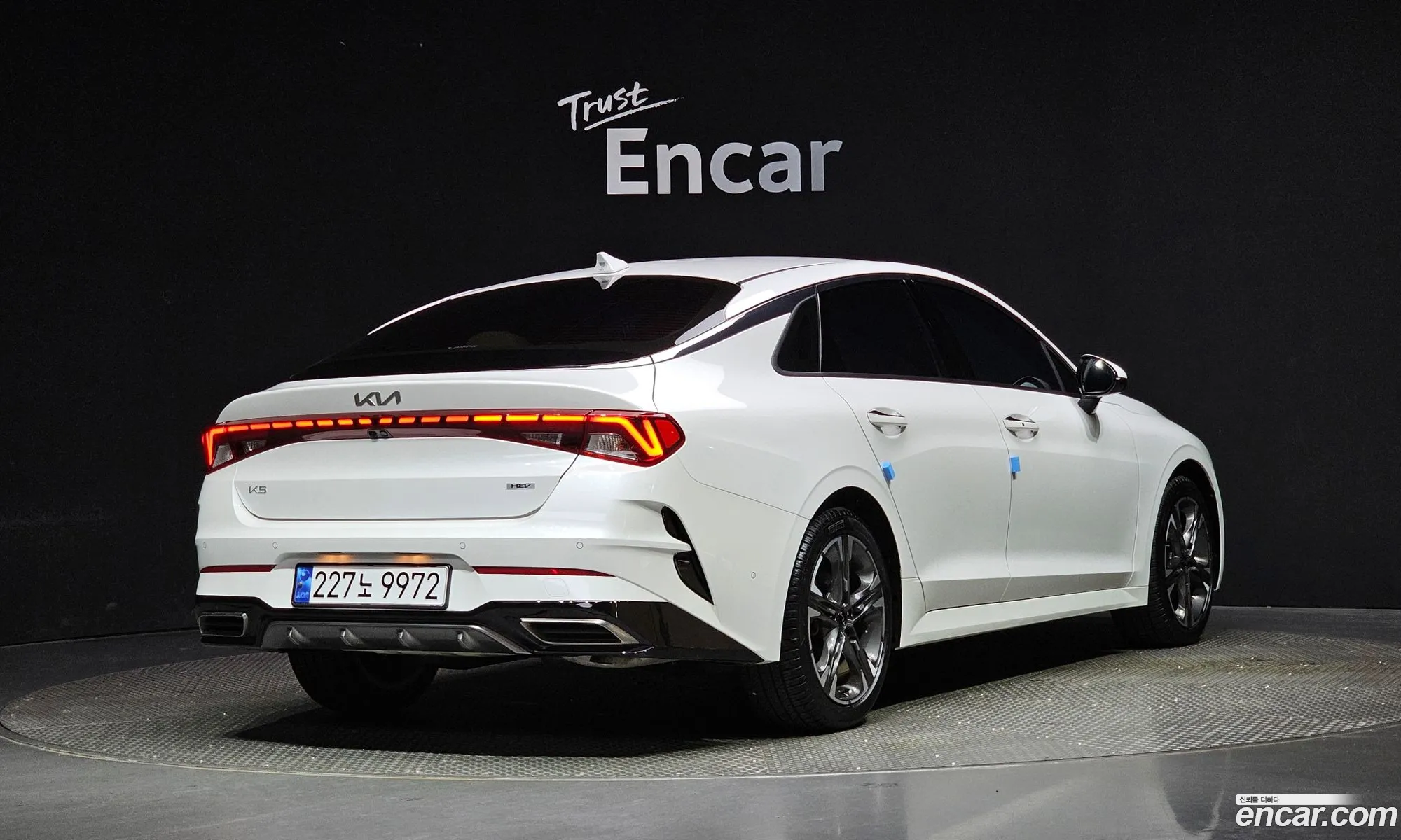 Kia K5 Signature 2023 - фотография 18254573
