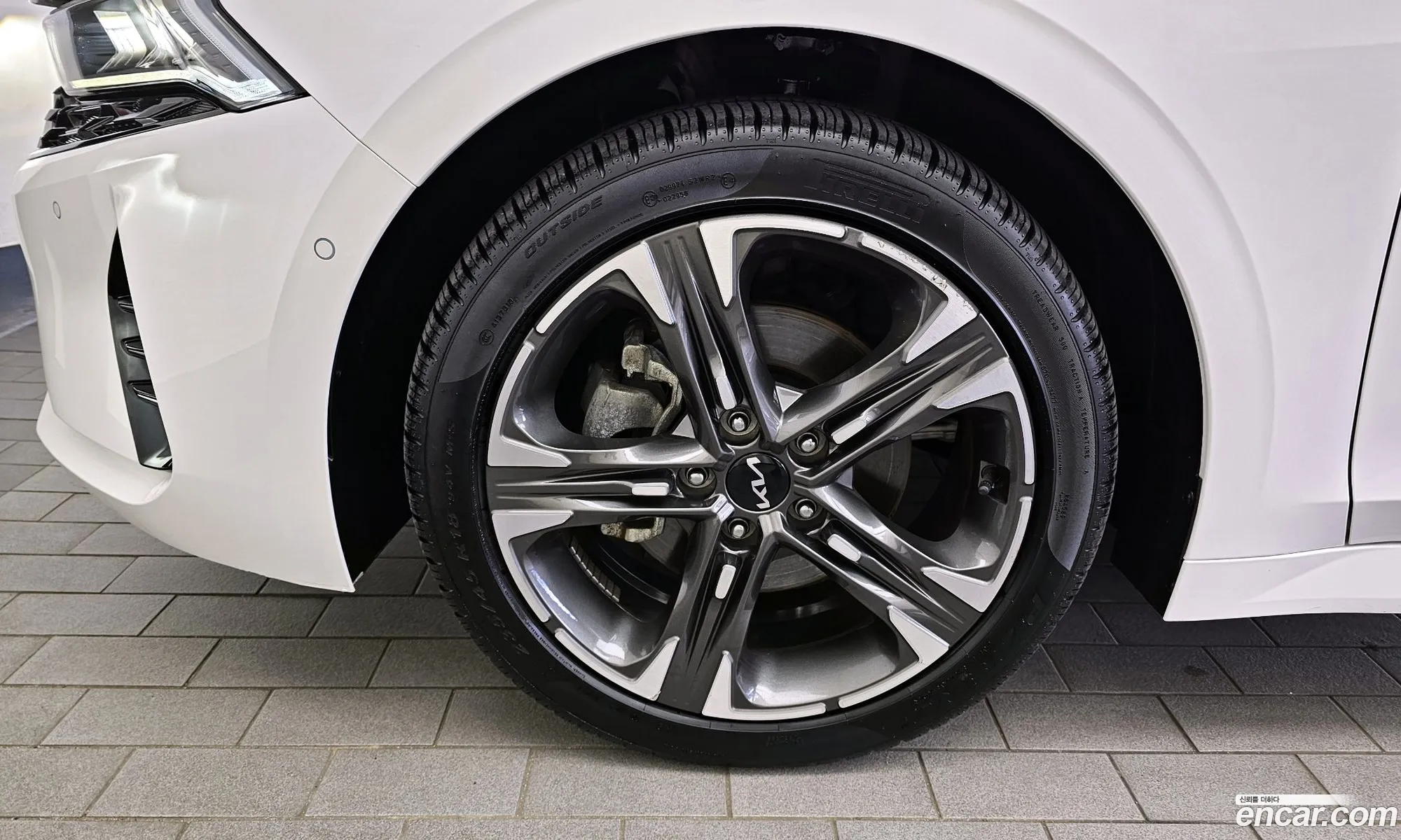 Kia K5 Signature 2023 - фотография 18254576