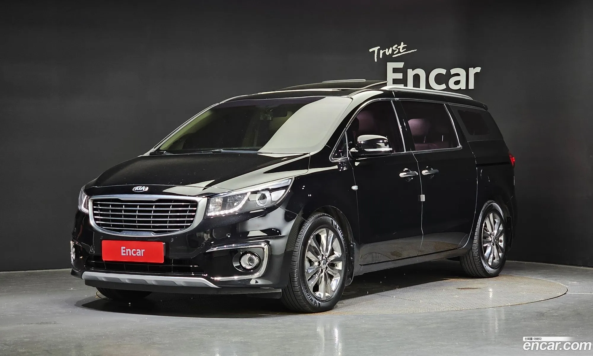 Kia Carnival 9-Seater Prestige 2016 - фотография 11301958