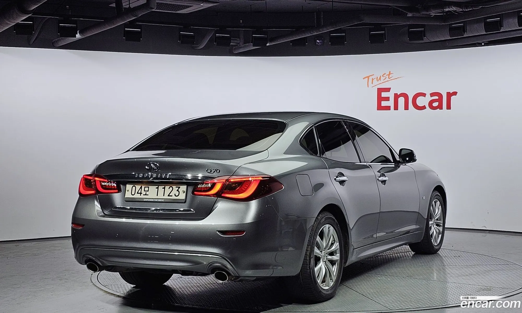 Infiniti Q70 I 37 Style 2017 - фотография 3801023