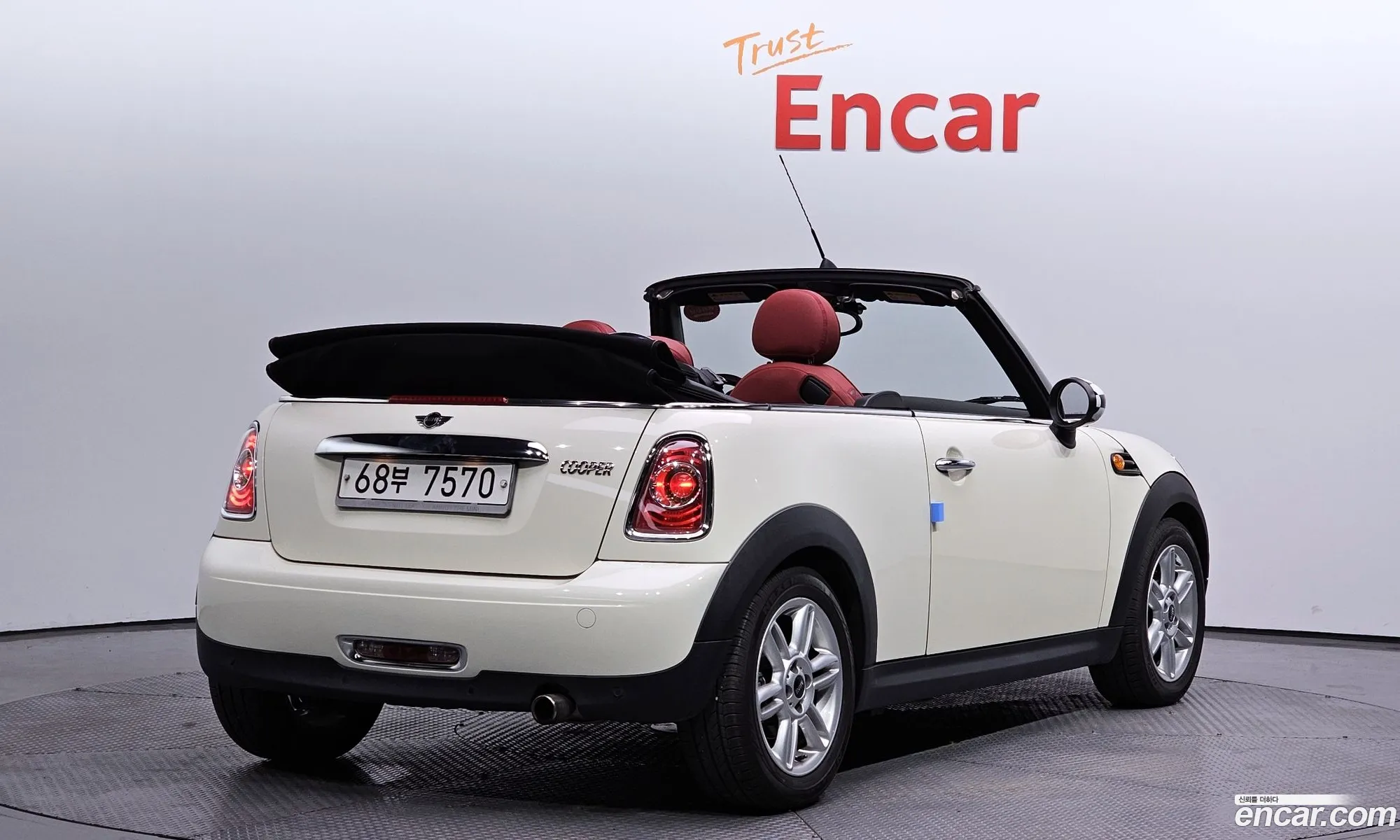 Mini Cooper Convertible Basic 2Nd Generation - фотография 4665264