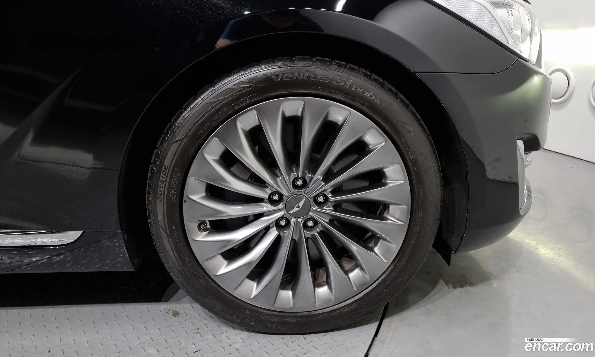 Genesis G90 I 38 Gdi Awd 2016 - фотография 12561236