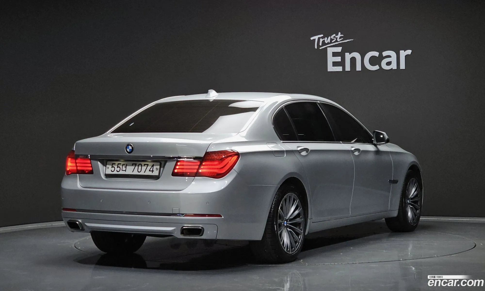 BMW 7 Series F01 750Ld xDrive - фотография 16668892