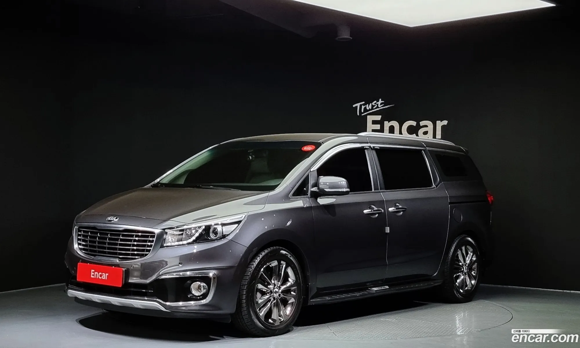 Kia Carnival 9-Seater Prestige 2016 - фотография 11181288