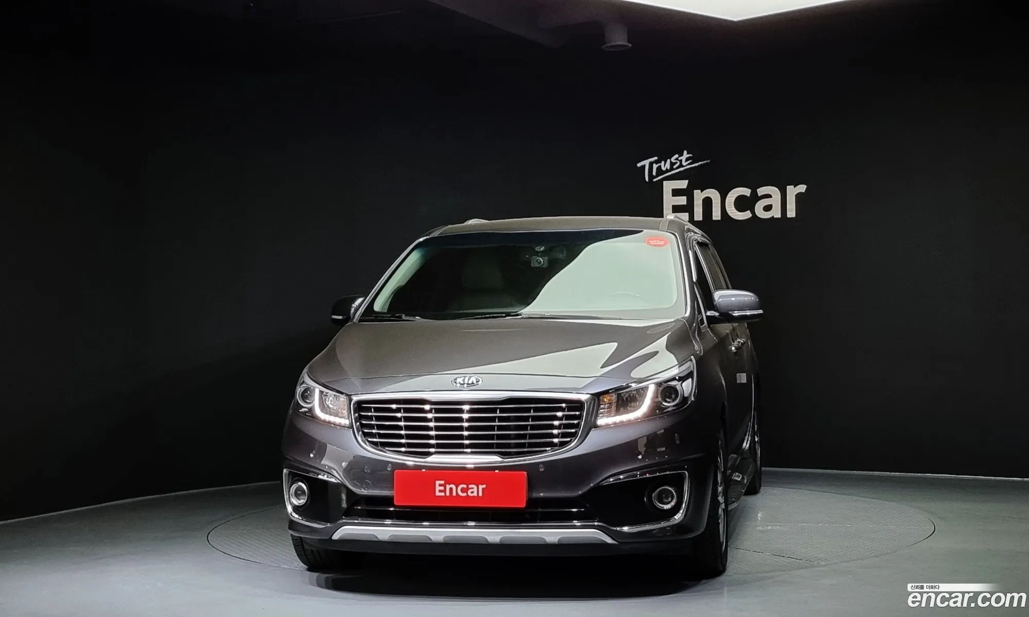 Kia Carnival 9-Seater Prestige 2016 - фотография 11181290