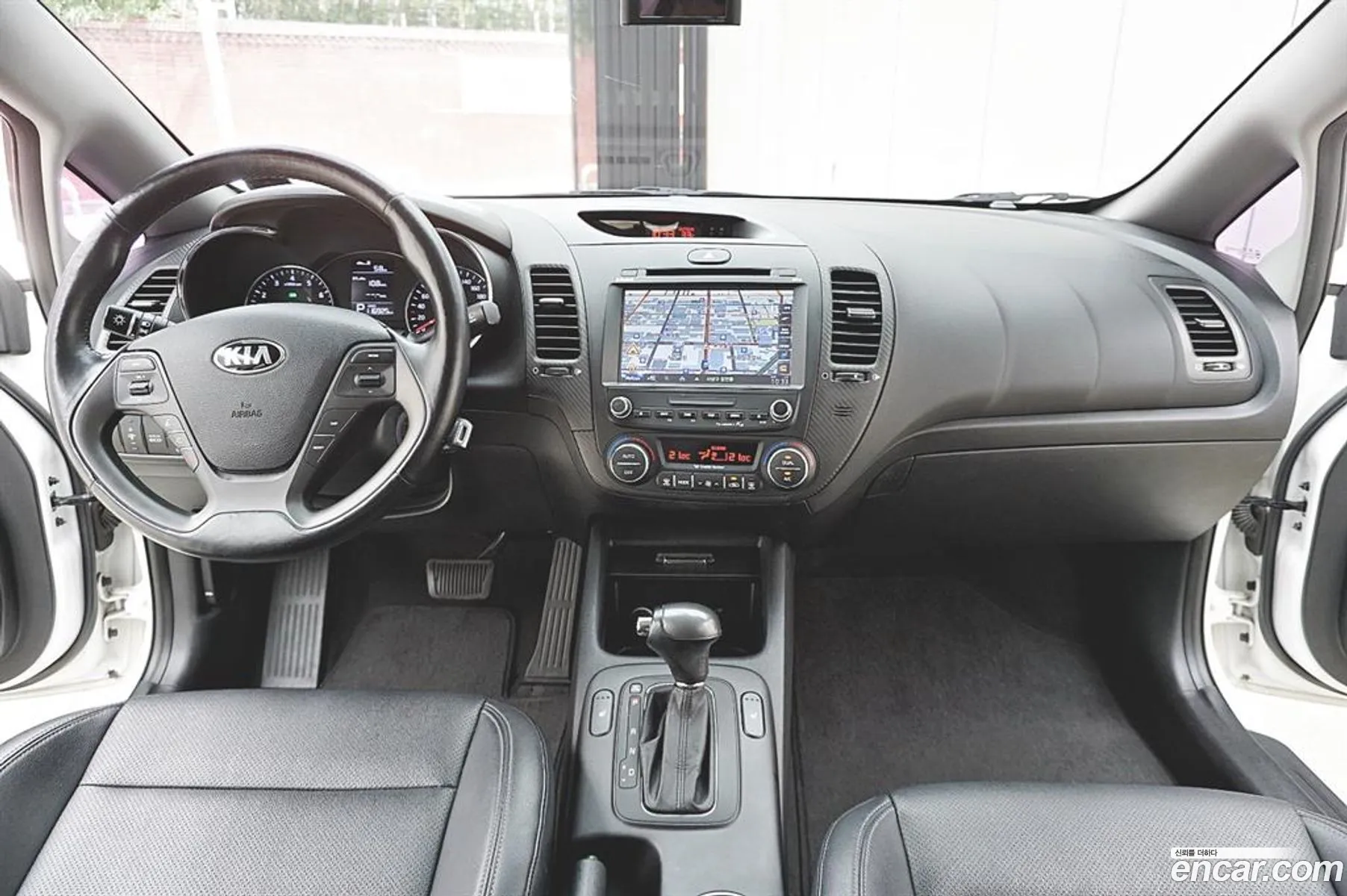 Kia K3 I Luxury 2013 - фотография 18780084