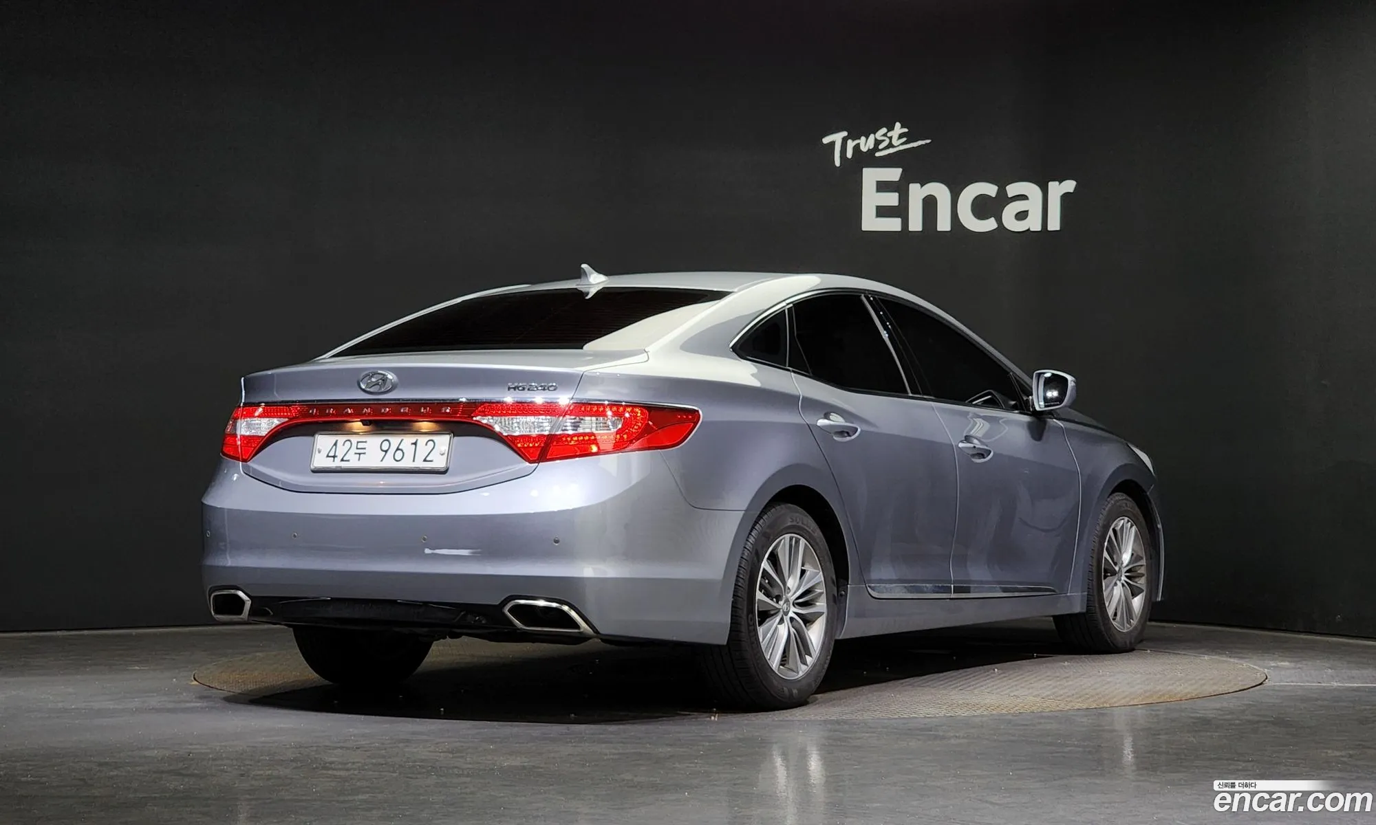 Hyundai Grandeur V Hg240 Modern 2015 - фотография 12935827